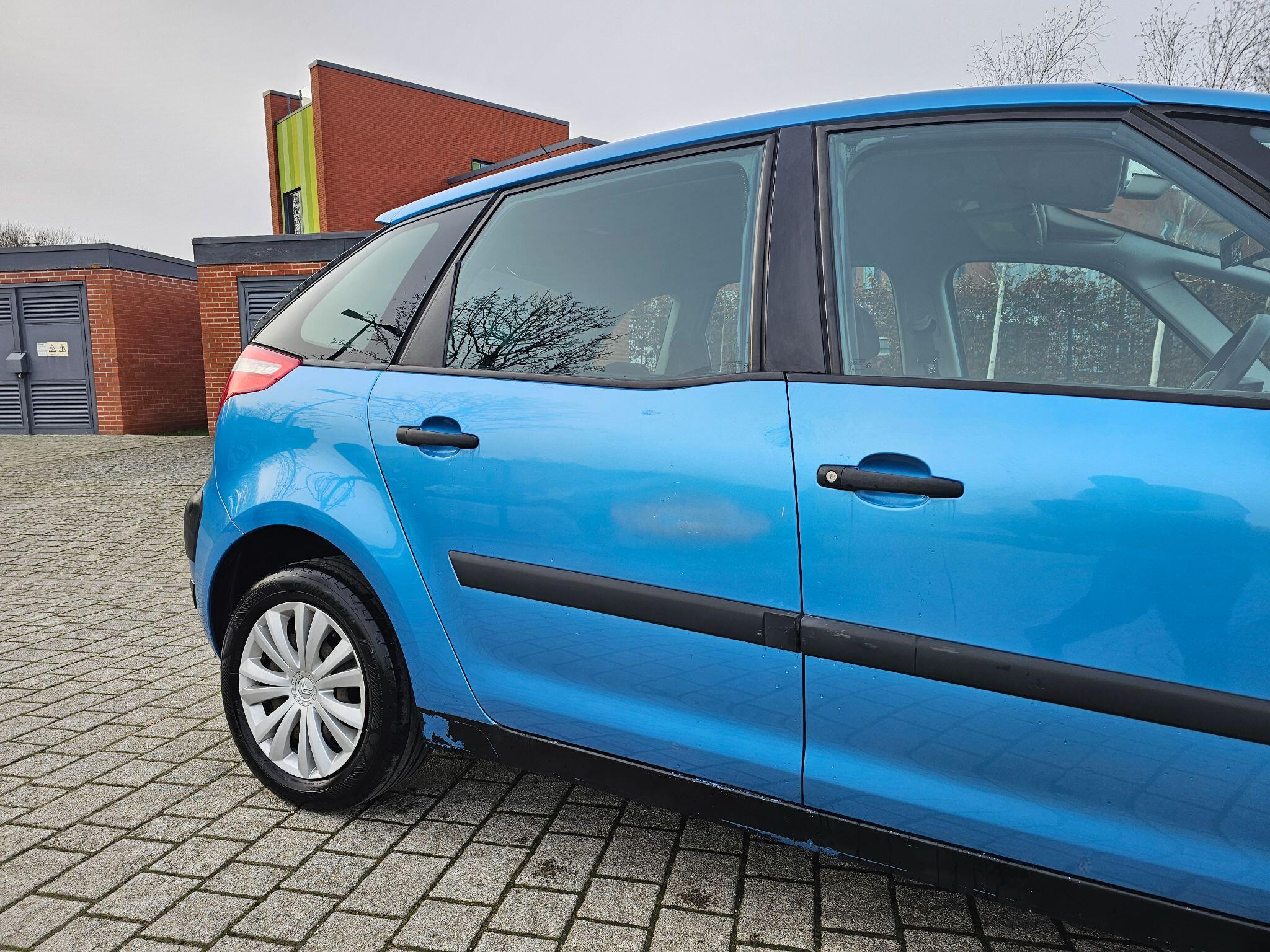 Citroen C4 Picasso - Image 11