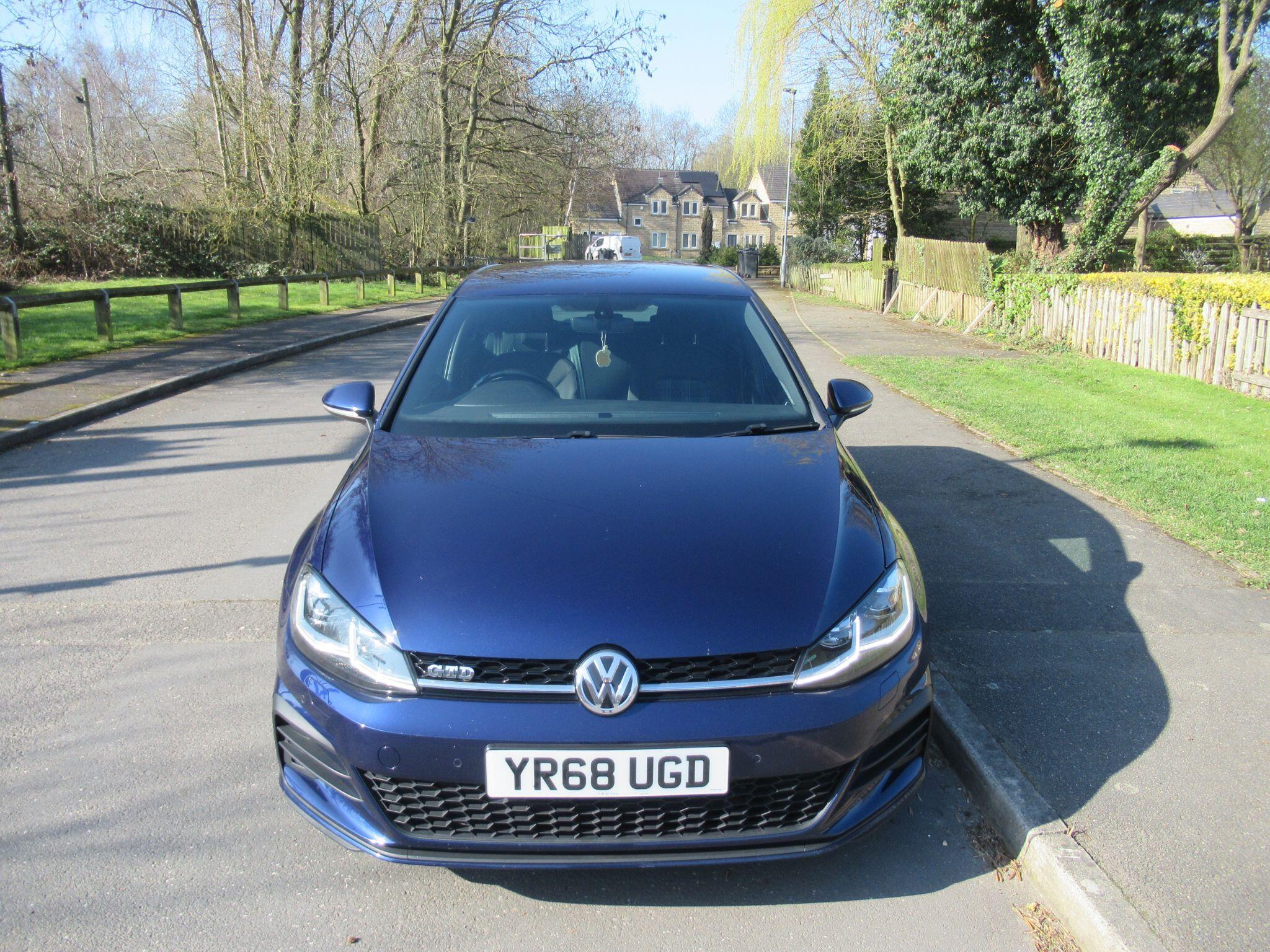 Volkswagen Golf - Image 11