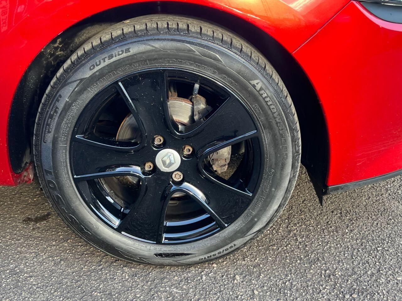 Renault Clio - Image 28