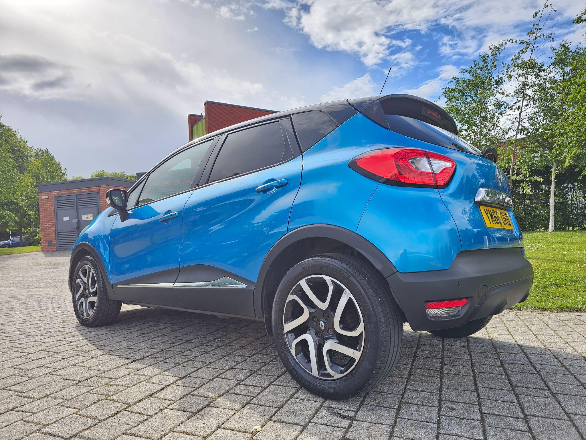 Renault Captur - Image 2