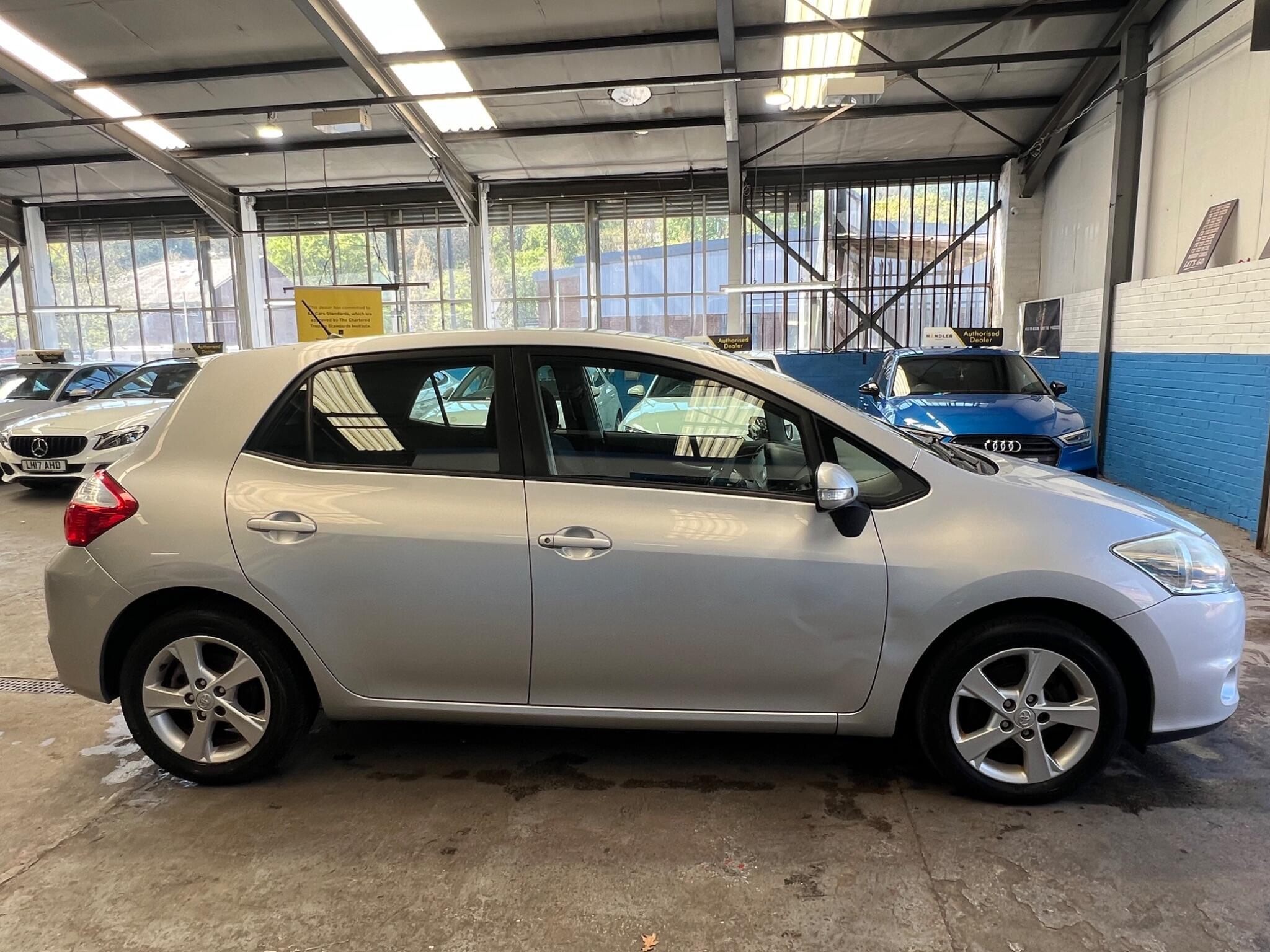 Toyota Auris - Image 6