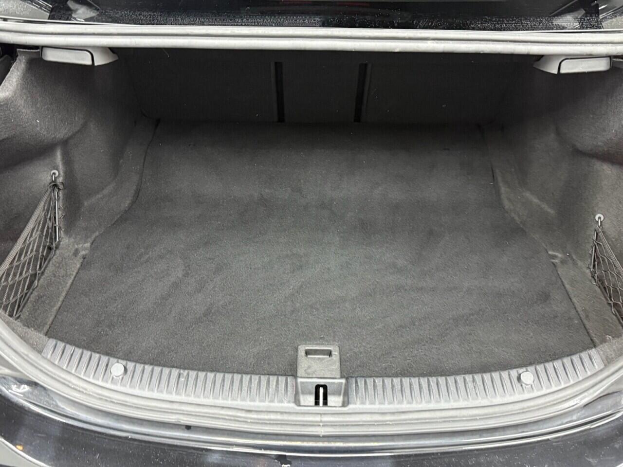 Mercedes C-Class - Image 33