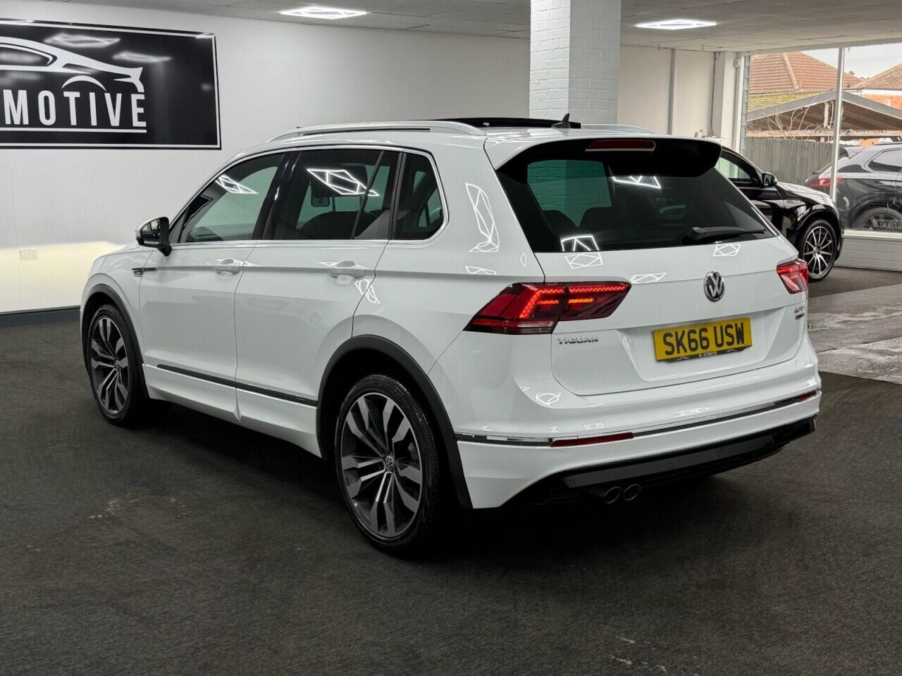 Volkswagen Tiguan - Image 8