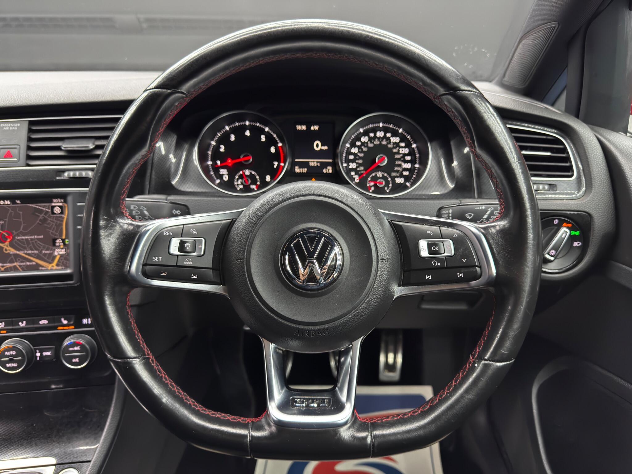Volkswagen Golf - Image 18