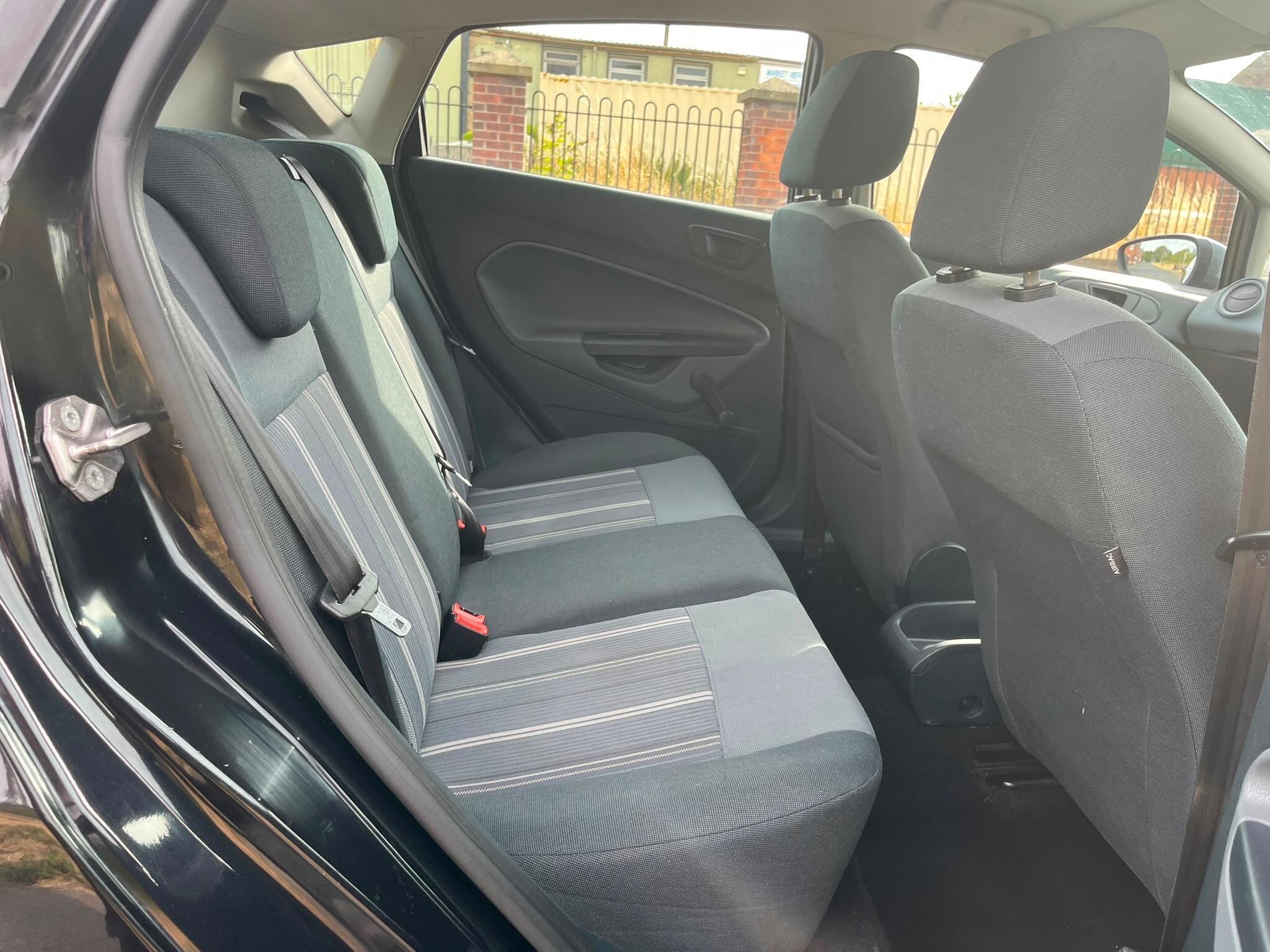 Ford Fiesta - Image 10