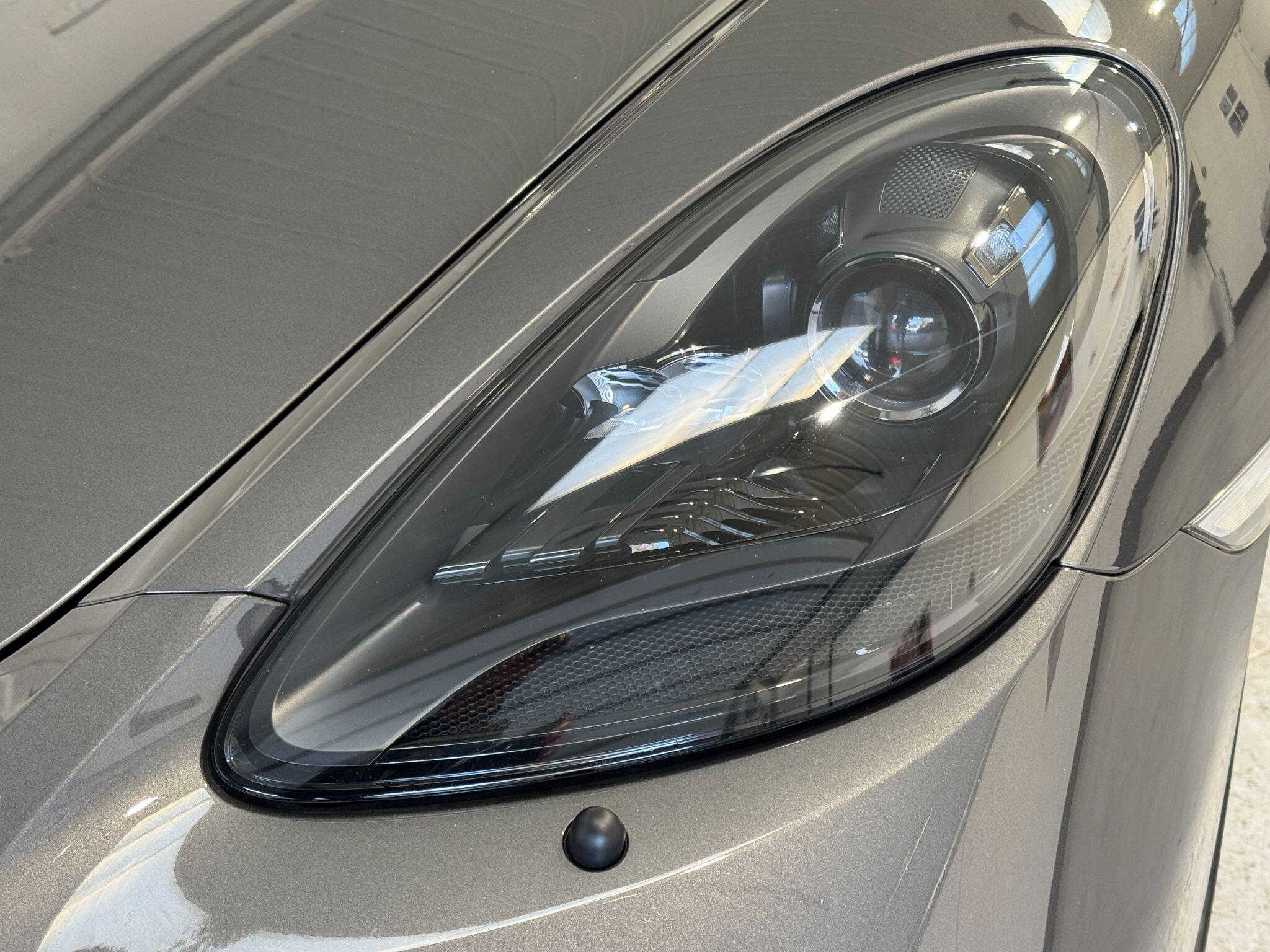 Porsche 718 Cayman - Image 38