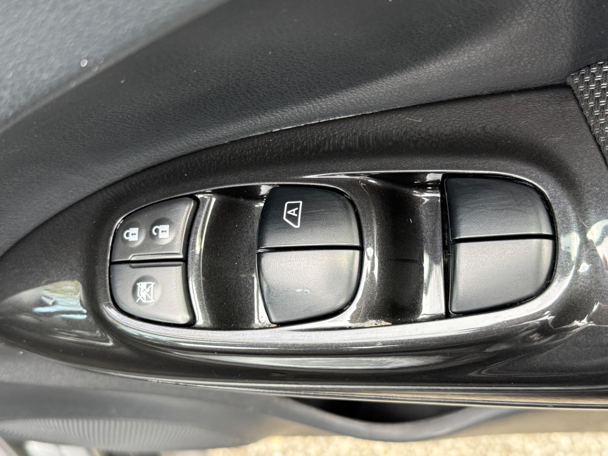 Nissan Juke - Image 21