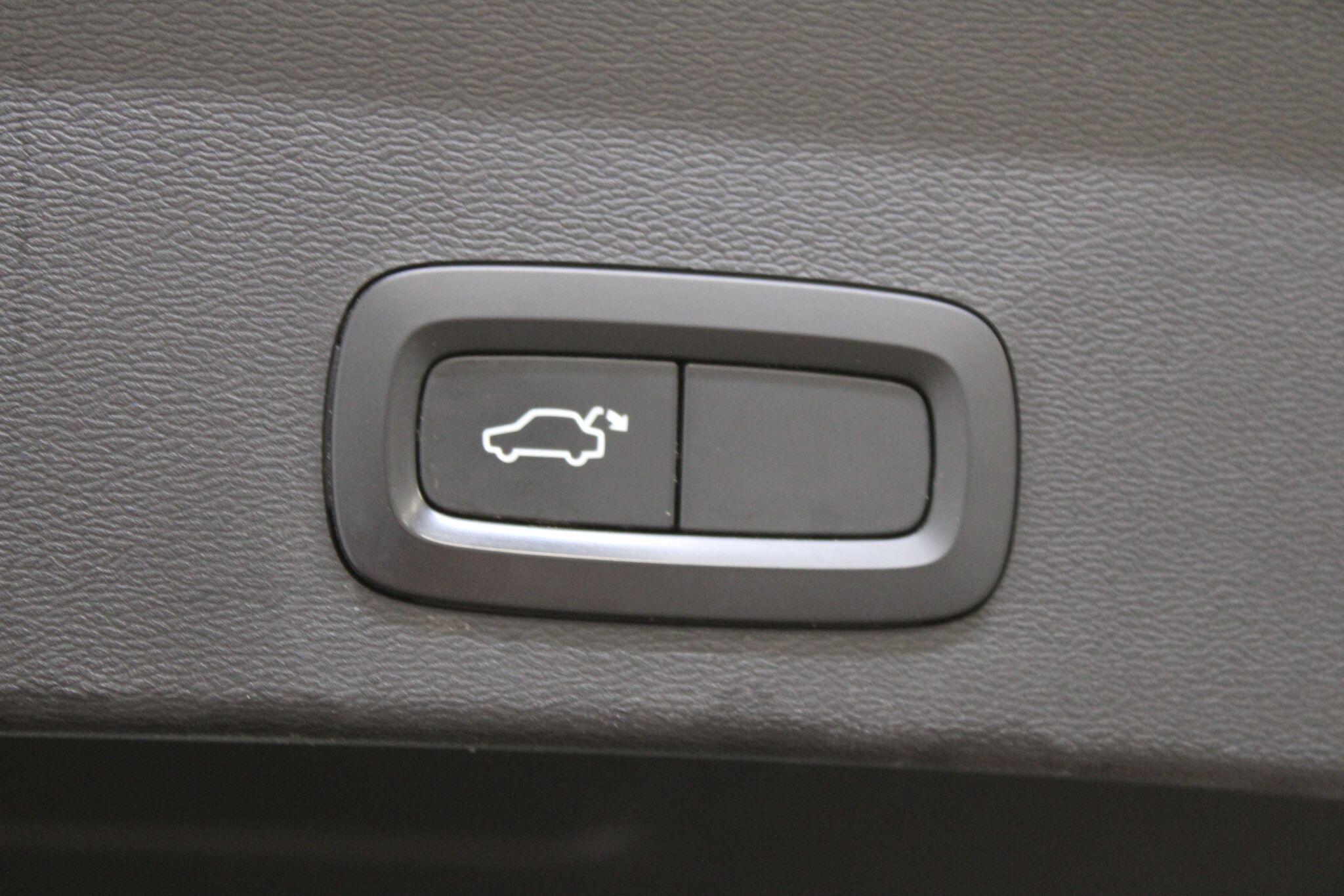 Volvo XC40 - Image 18