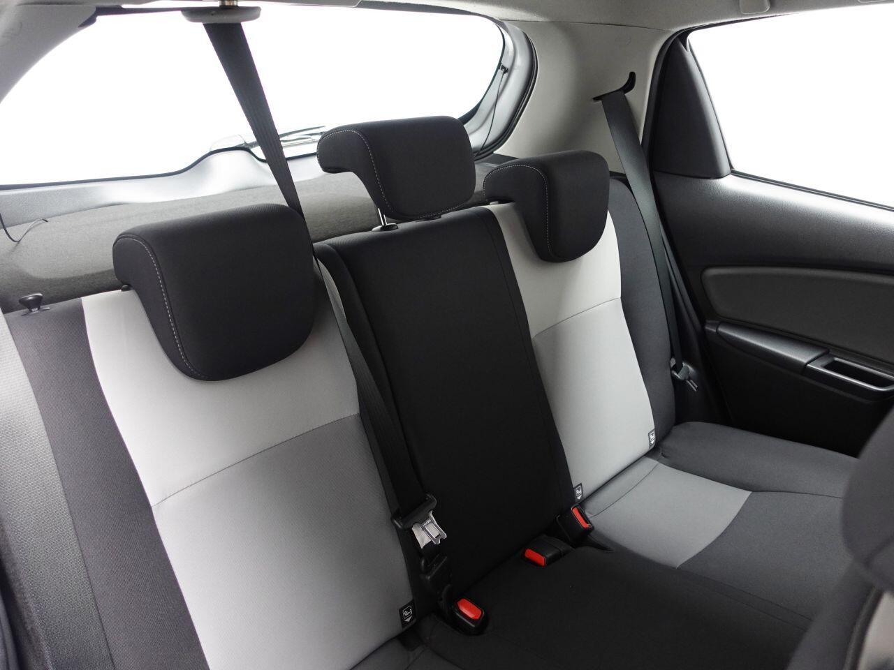 Toyota Yaris - Image 16
