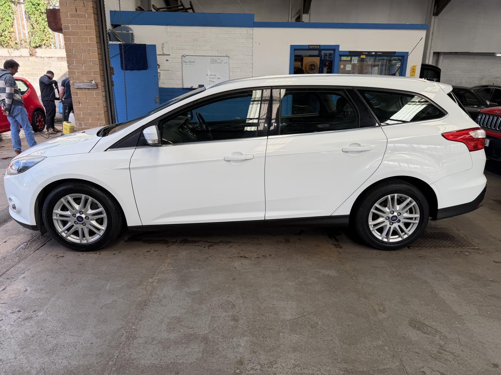 Ford Focus - Image 2