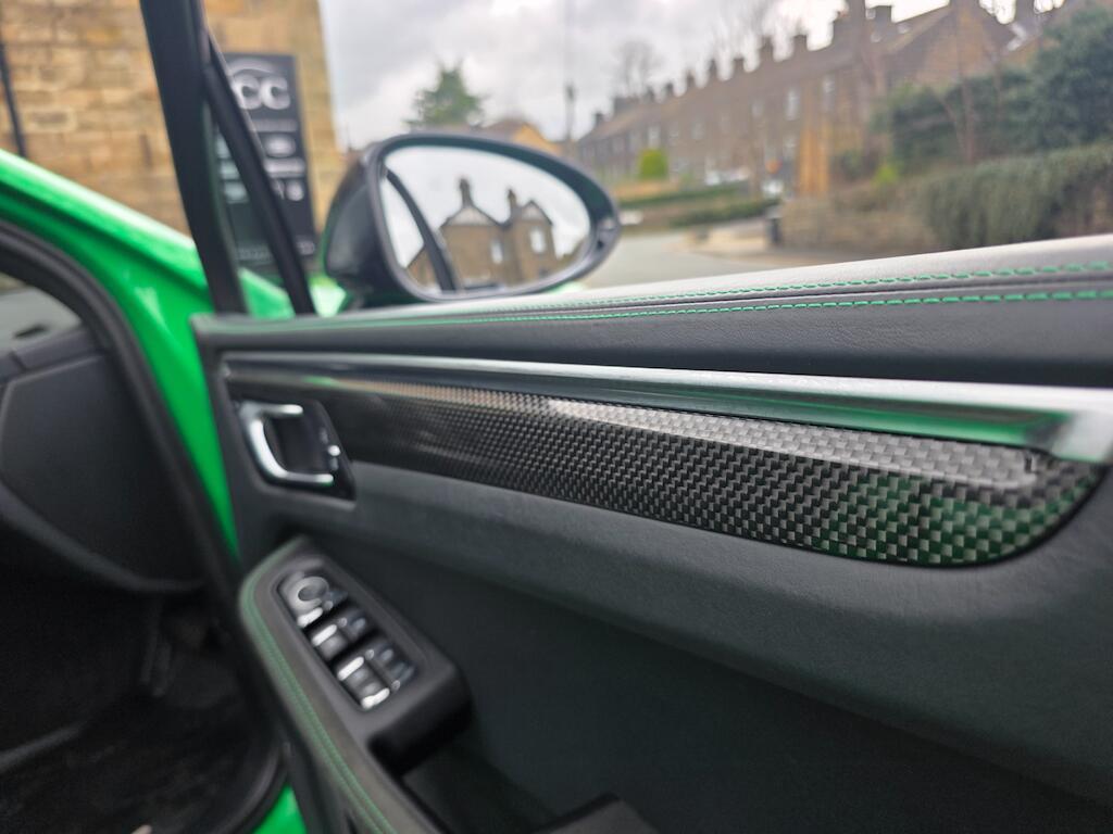 Porsche Macan - Image 32