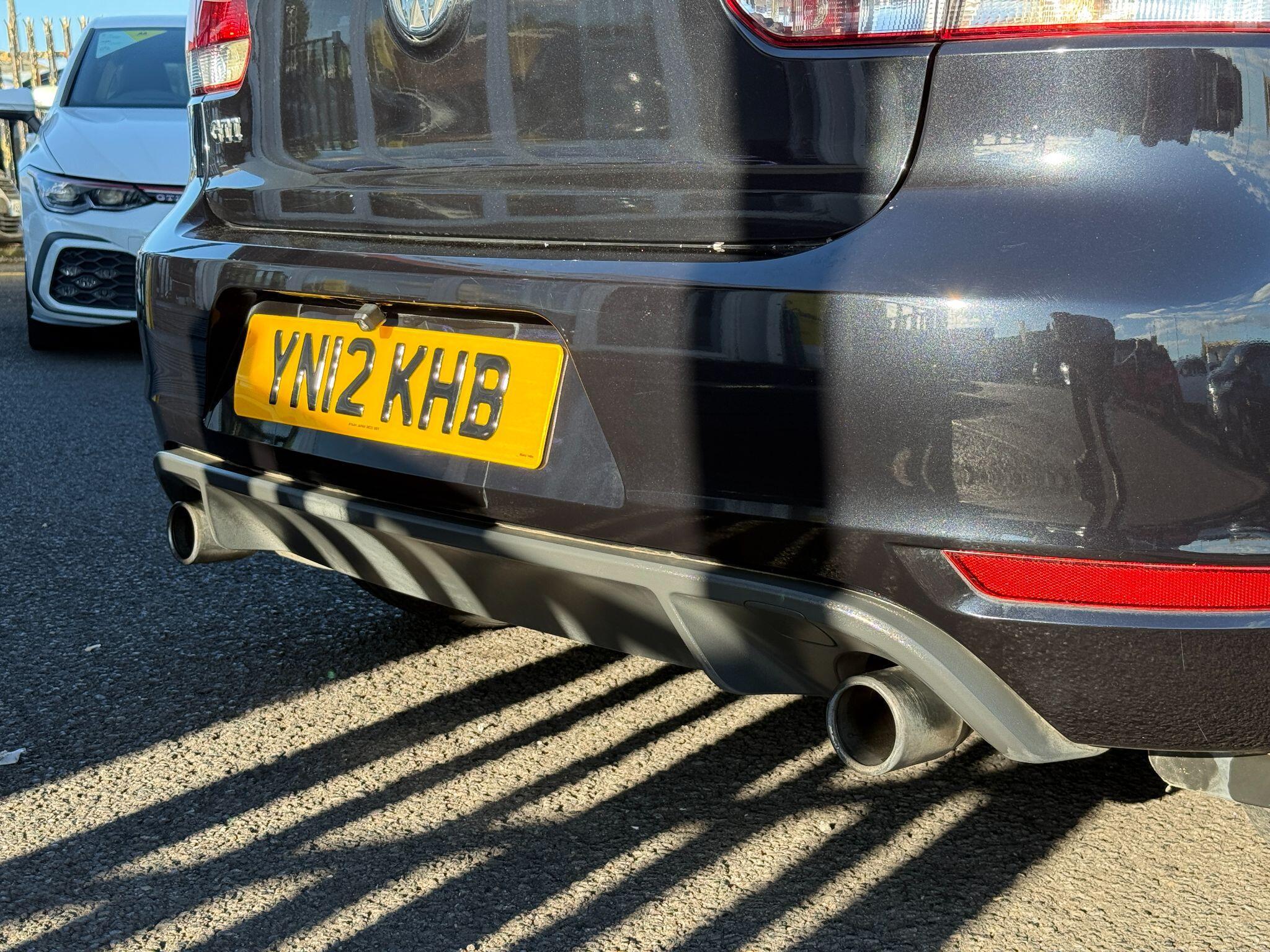 Volkswagen Golf - Image 19