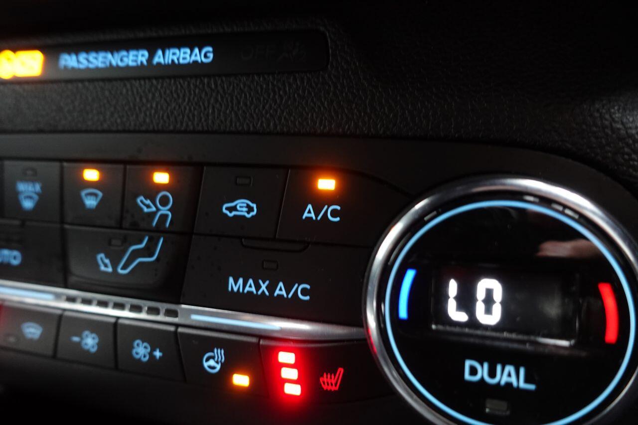 Ford Focus - Image 30