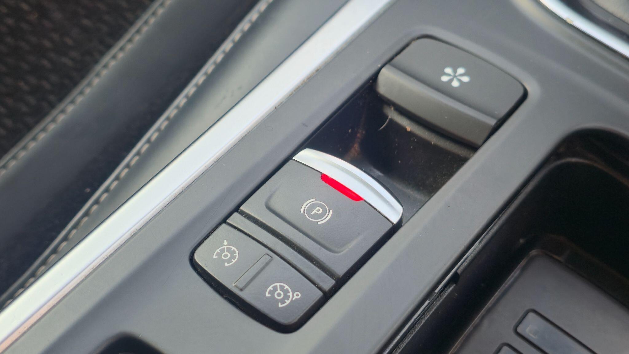 Renault Megane - Image 18