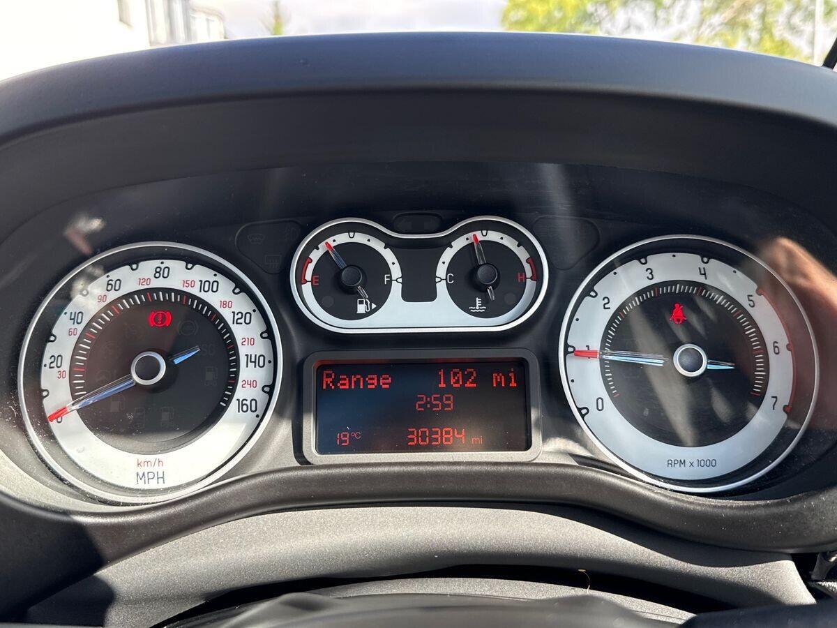 Fiat 500L - Image 11