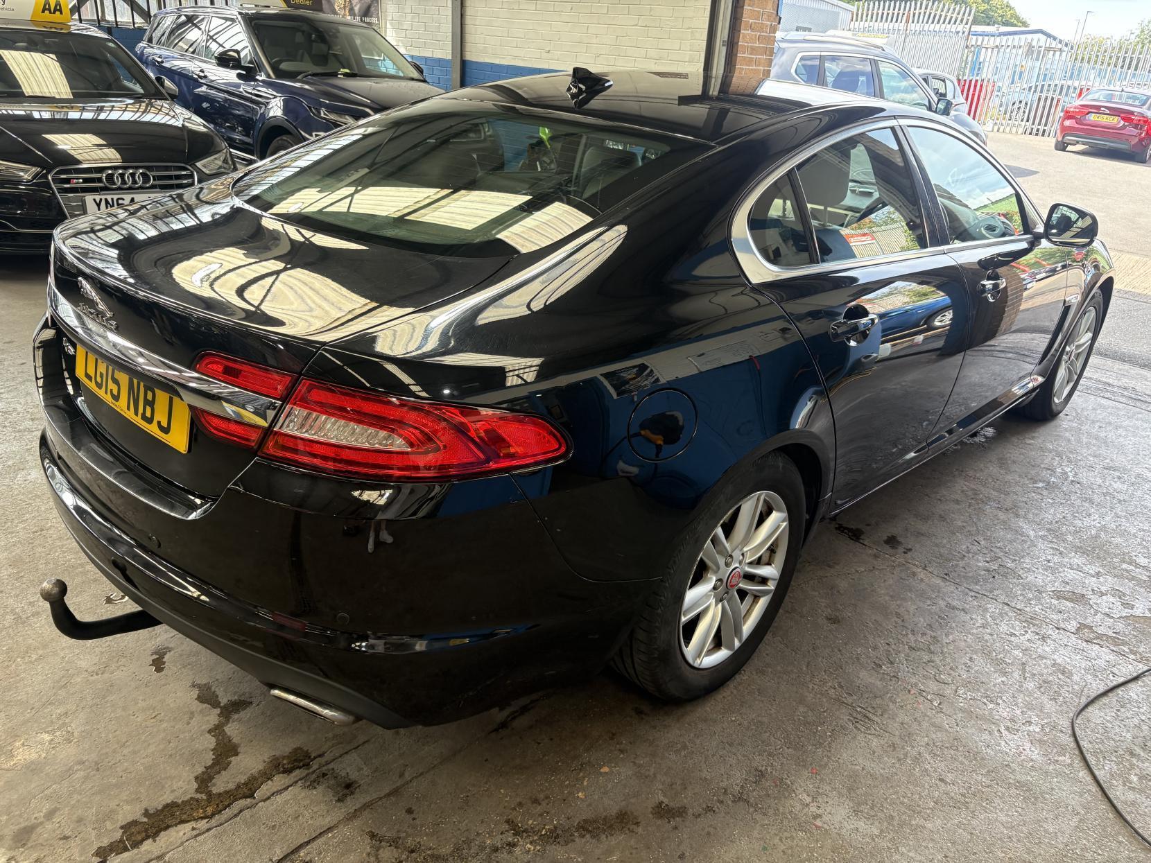 Jaguar XF - Image 10