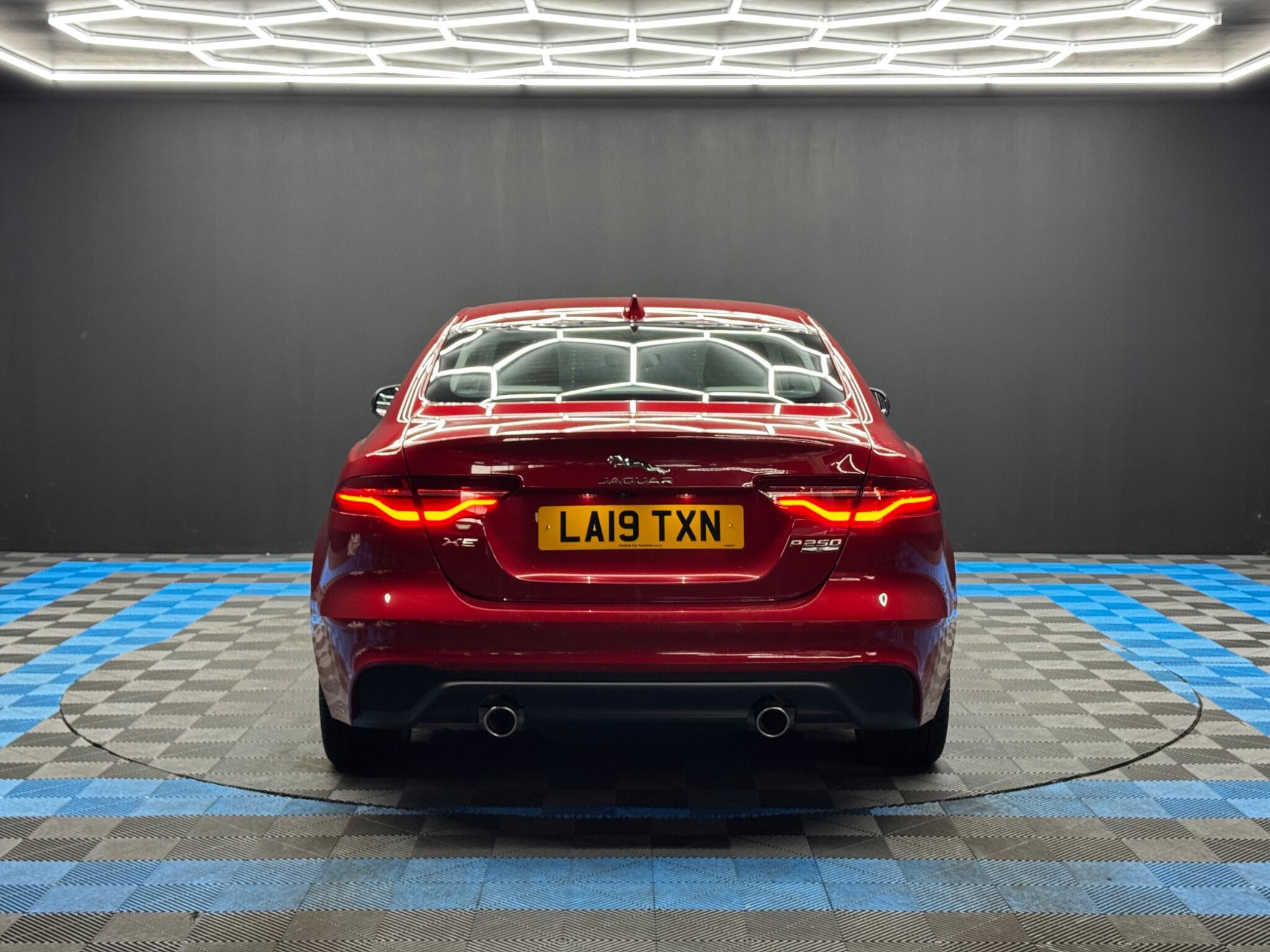 Jaguar XE - Image 6