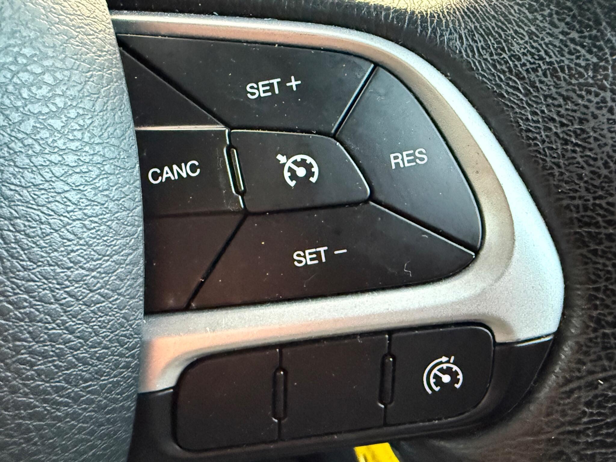 Jeep Renegade - Image 26