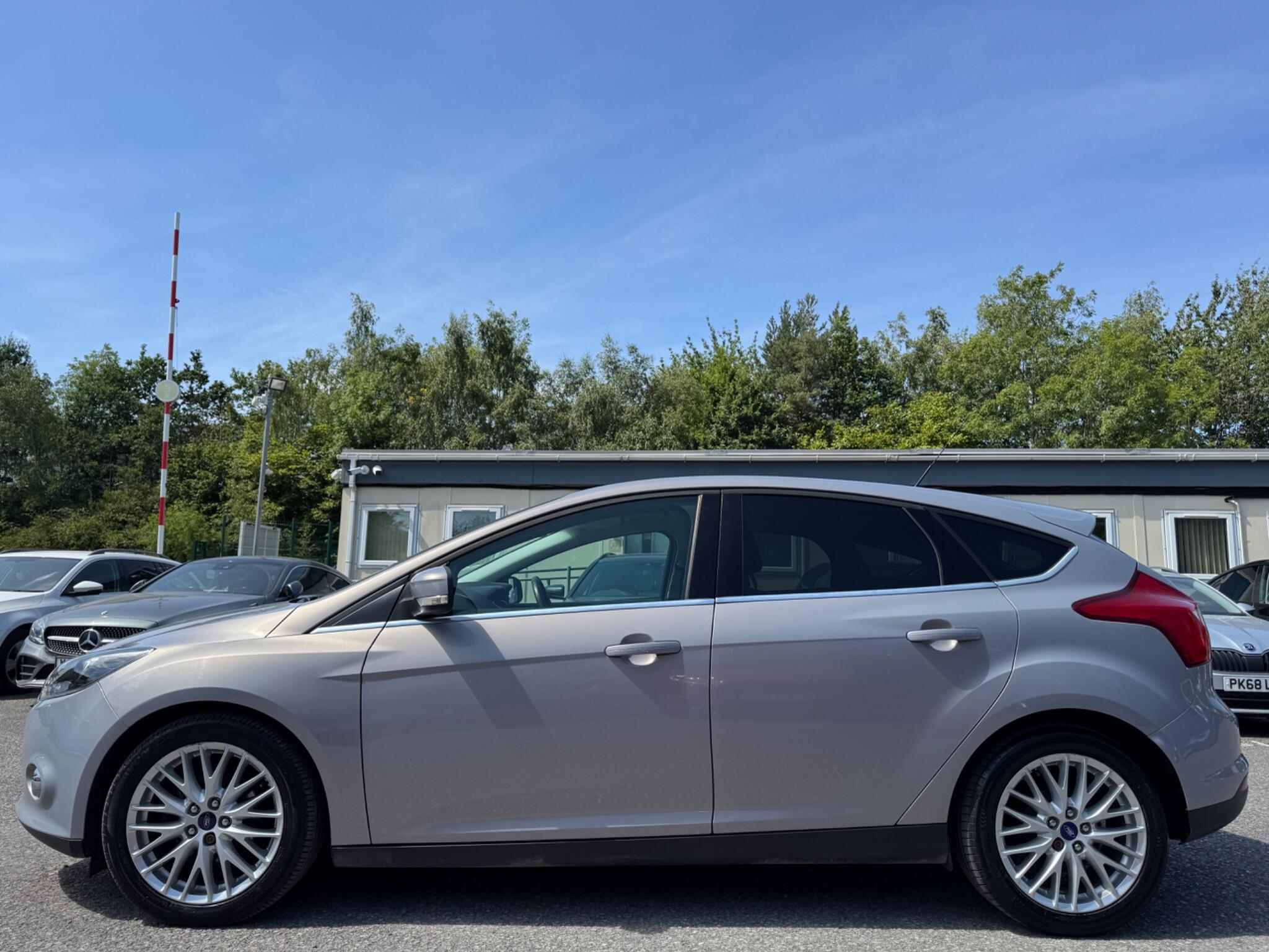 Ford Focus - Image 14