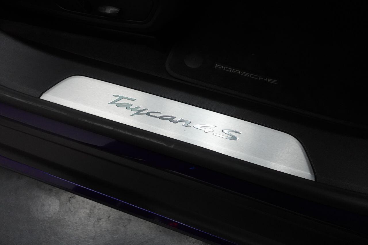 Porsche Taycan - Image 18