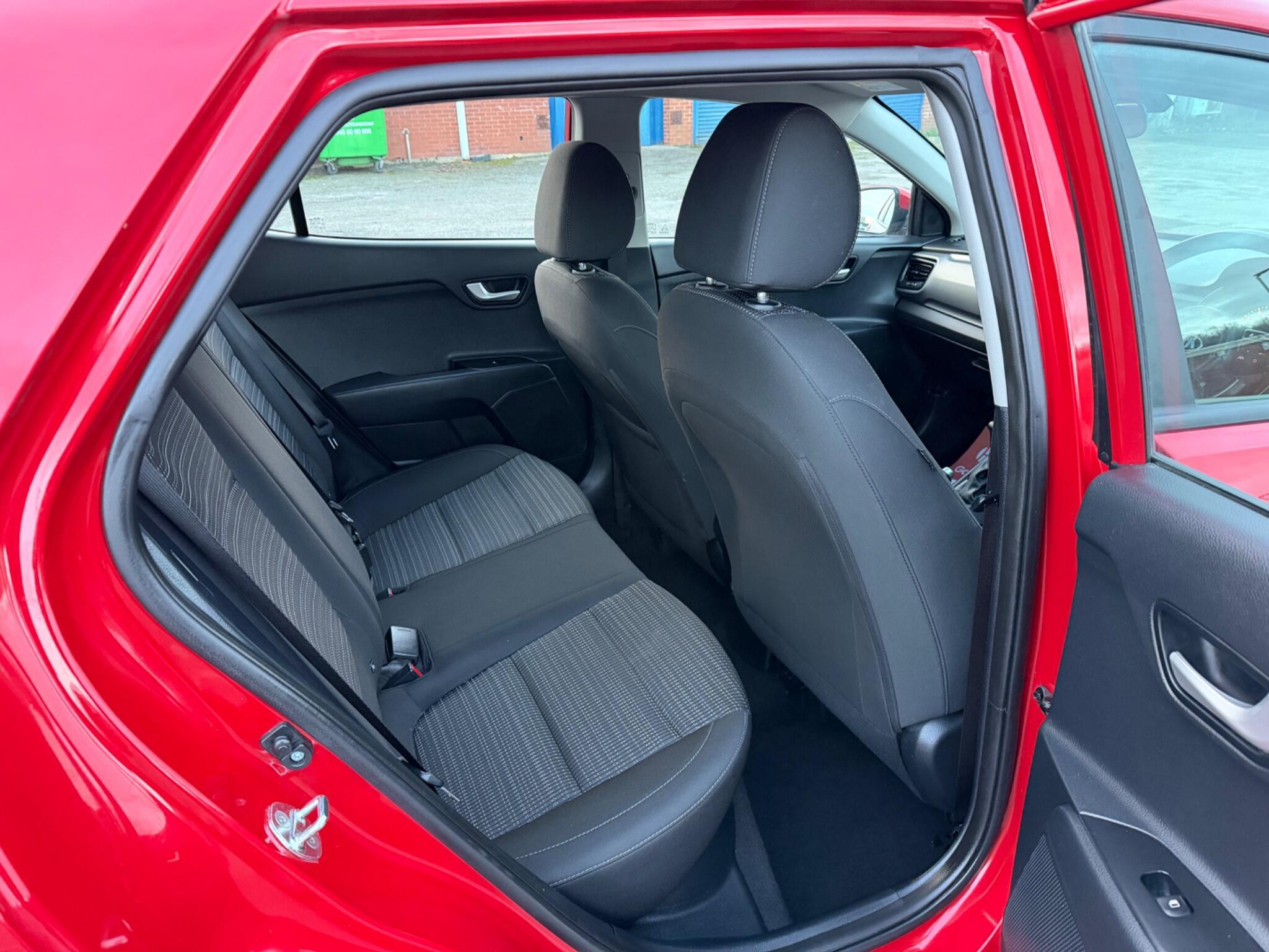 Kia Stonic - Image 47