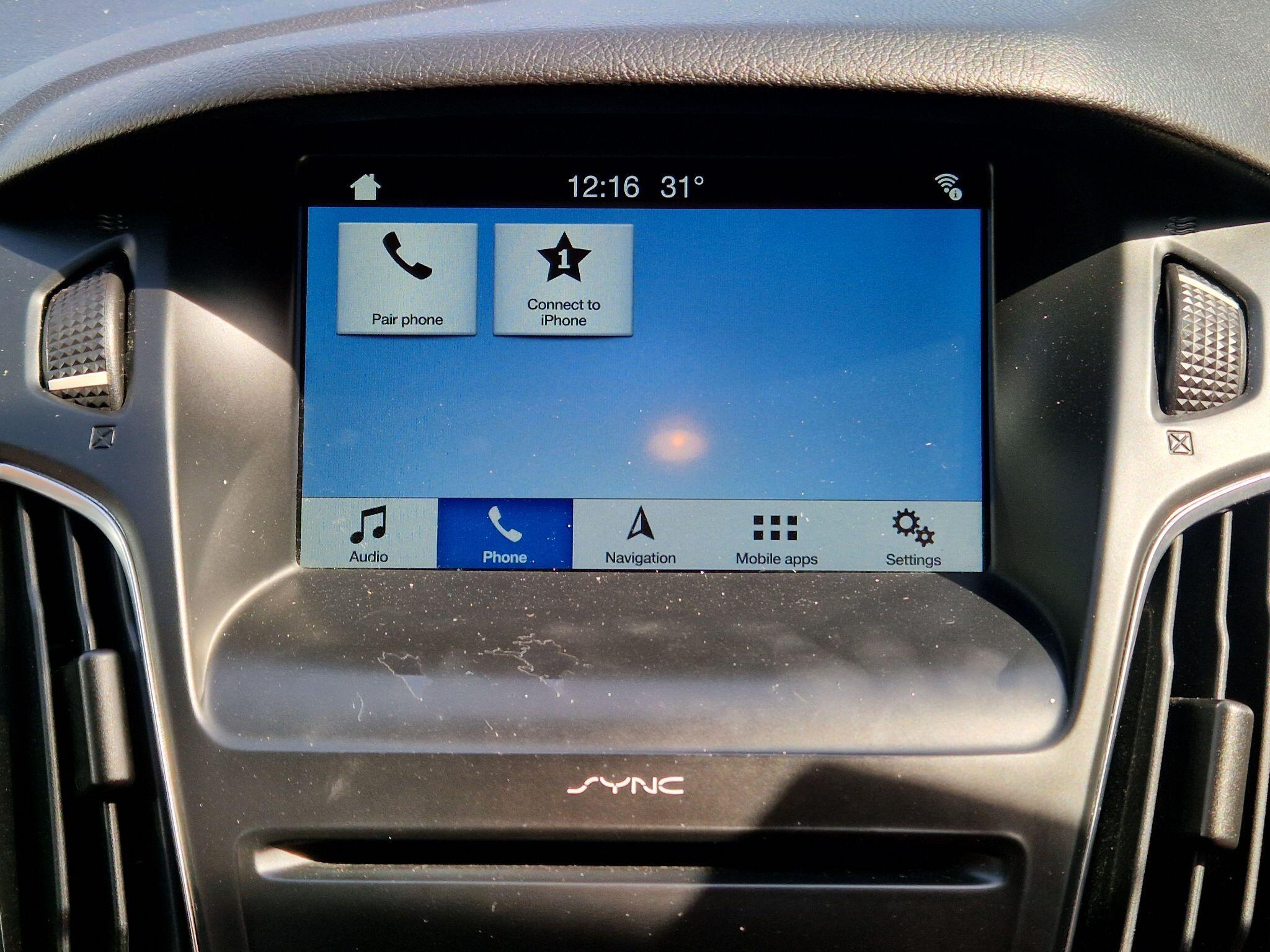 Ford Focus - Image 12