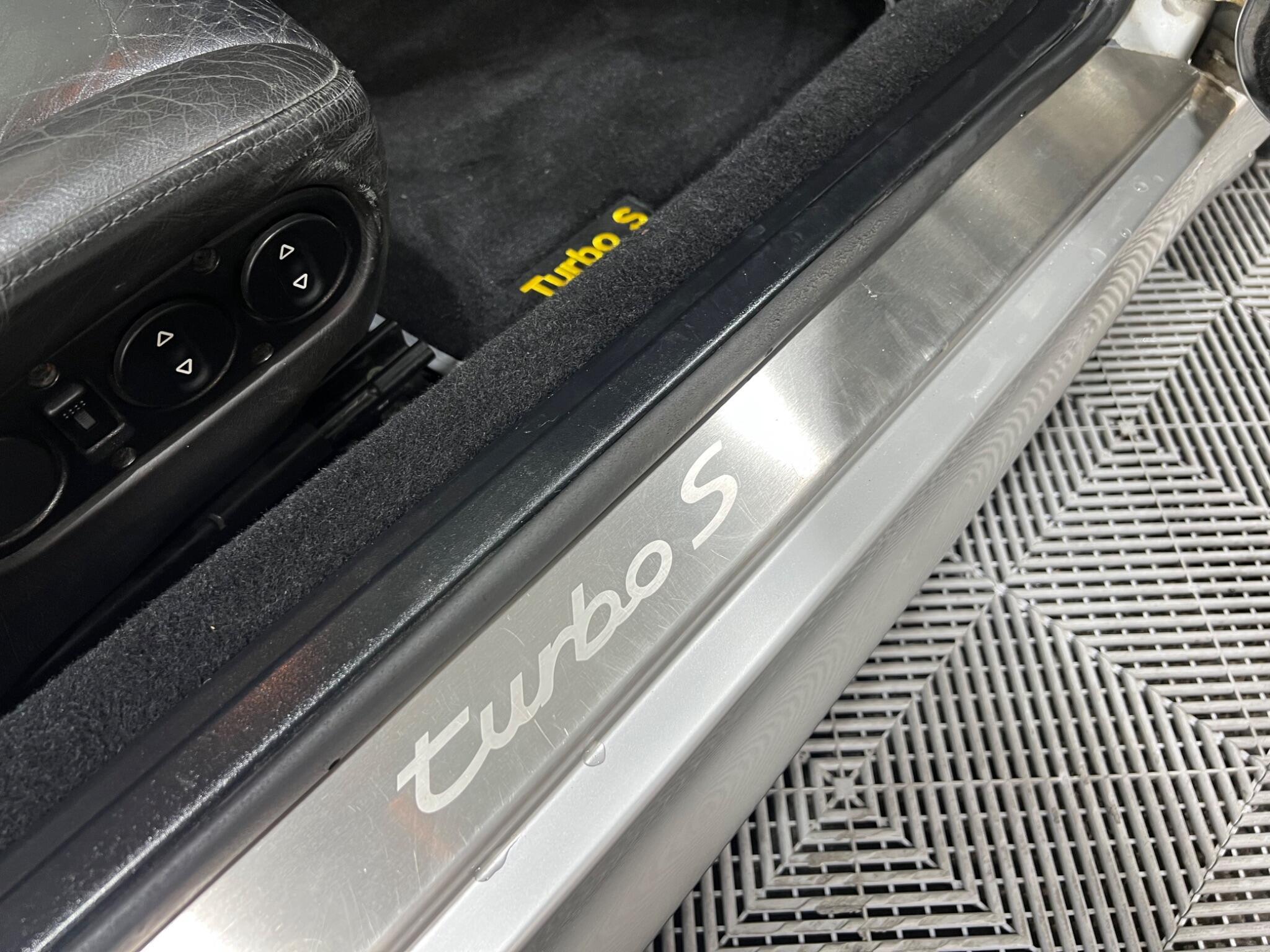 Porsche 911 - Image 20