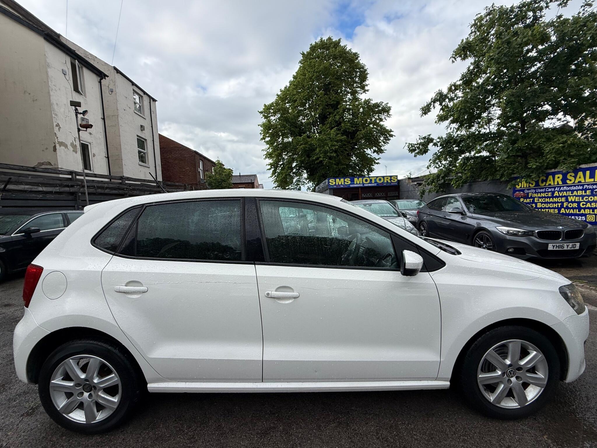 Volkswagen Polo - Image 8