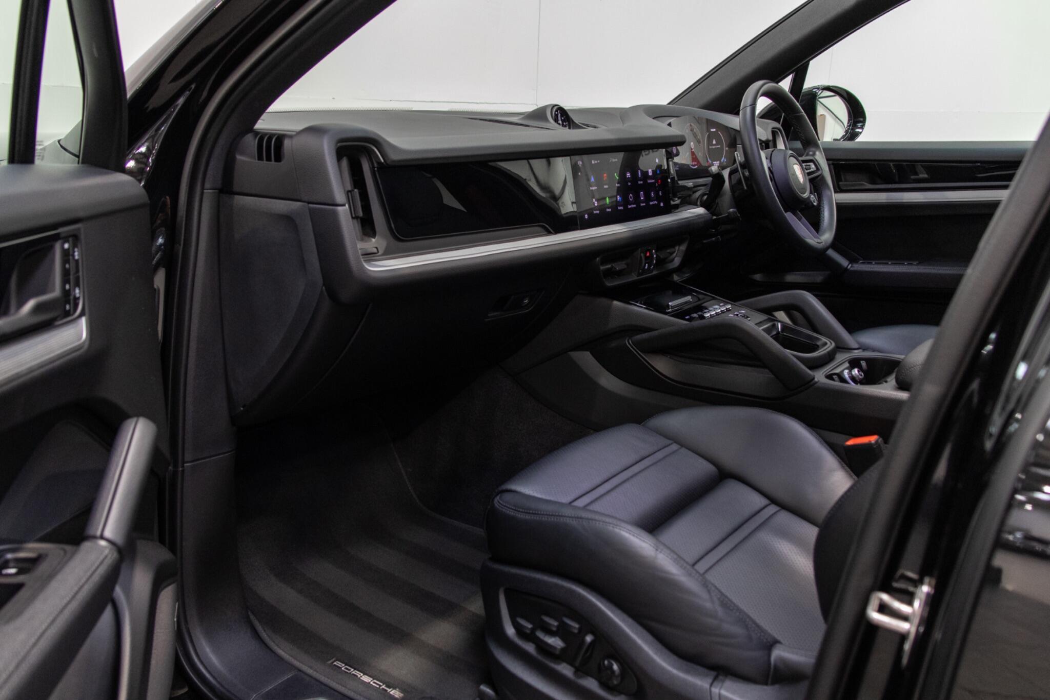 Porsche Cayenne - Image 12