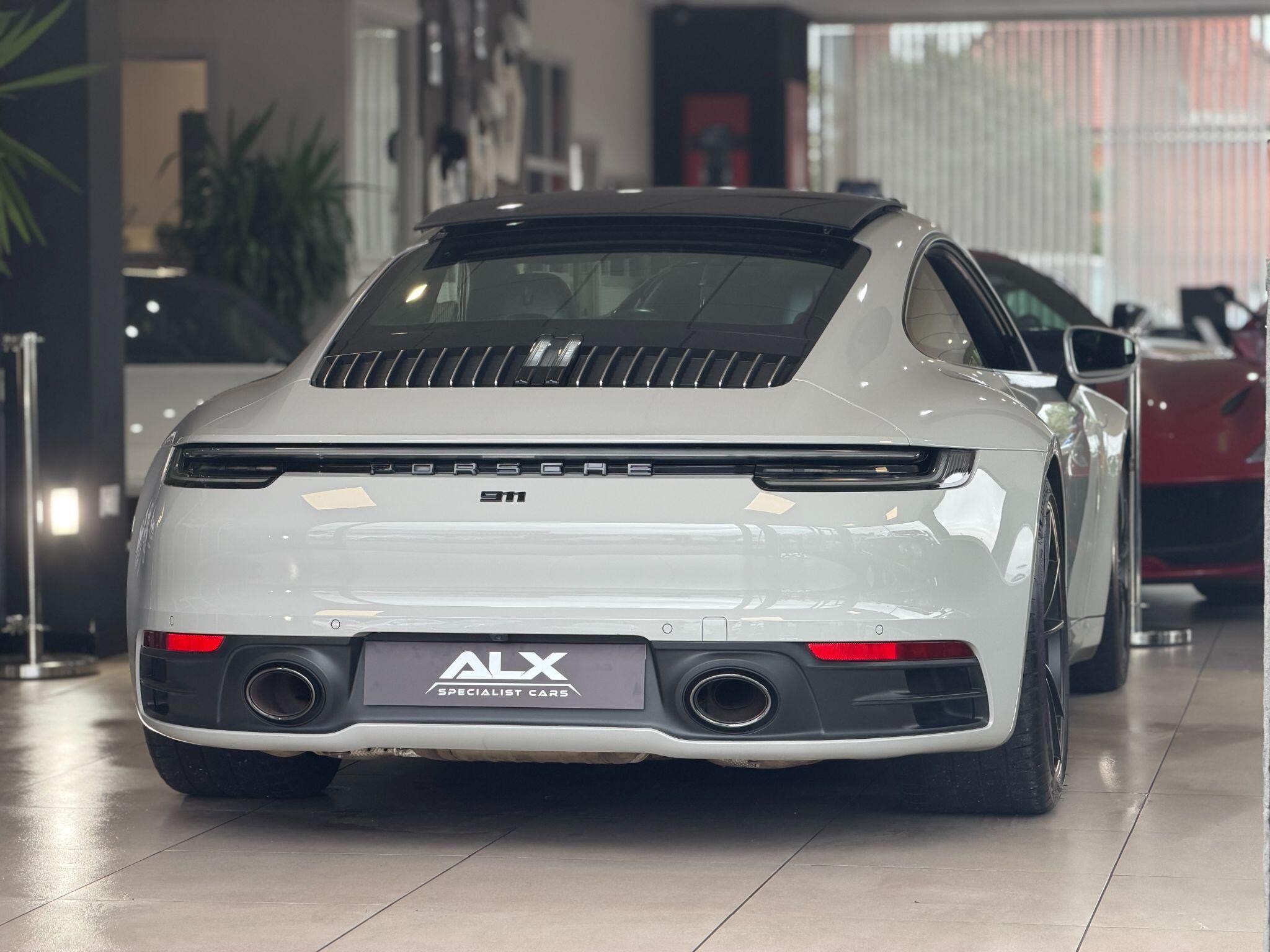 Porsche 911 - Image 16