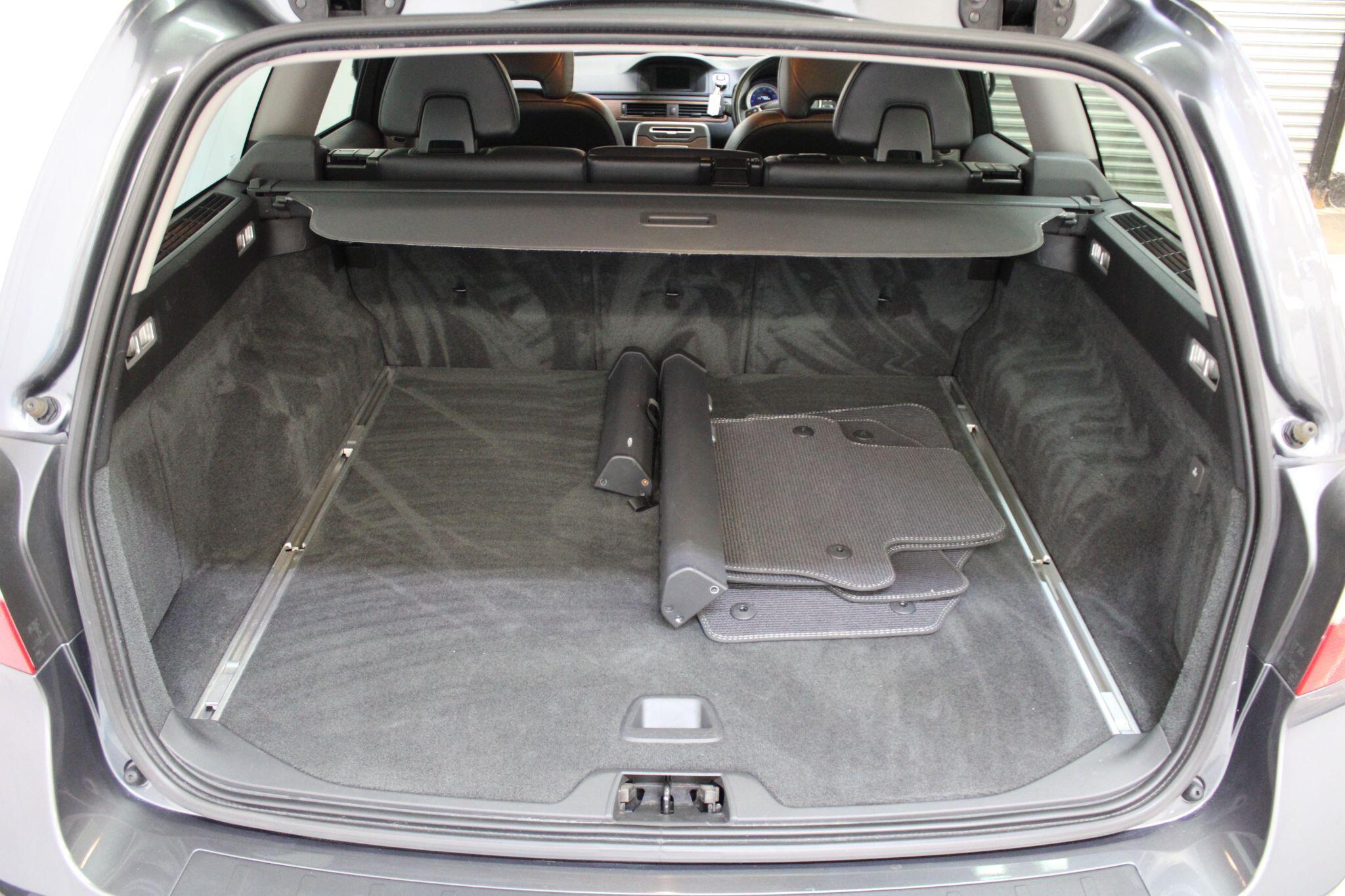 Volvo V70 - Image 17