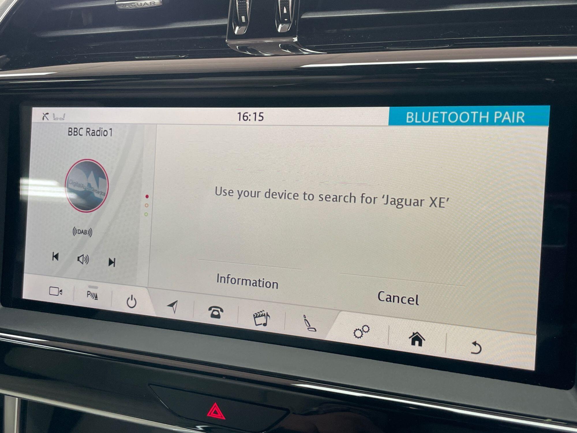 Jaguar XE - Image 41