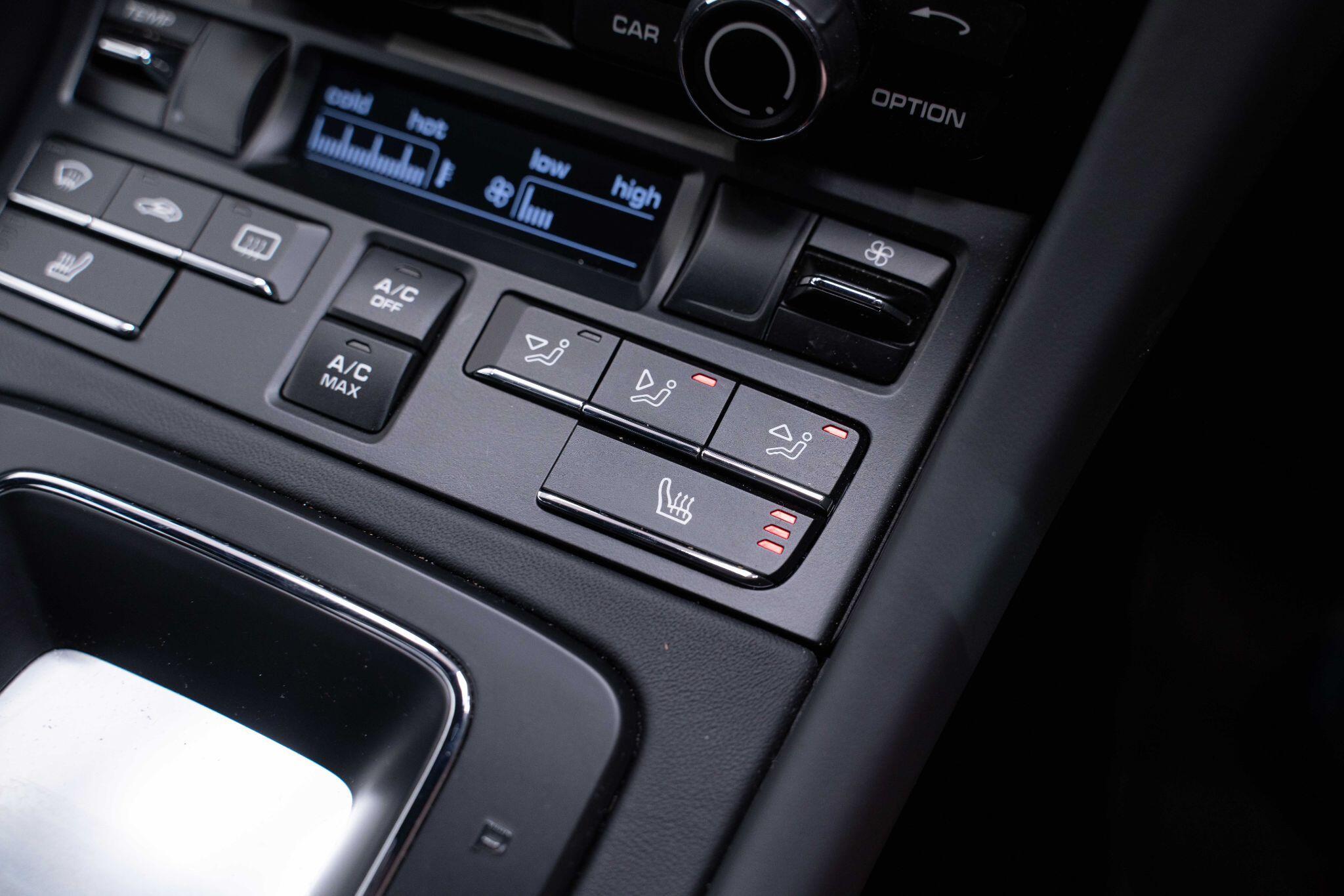 Porsche Cayman - Image 19
