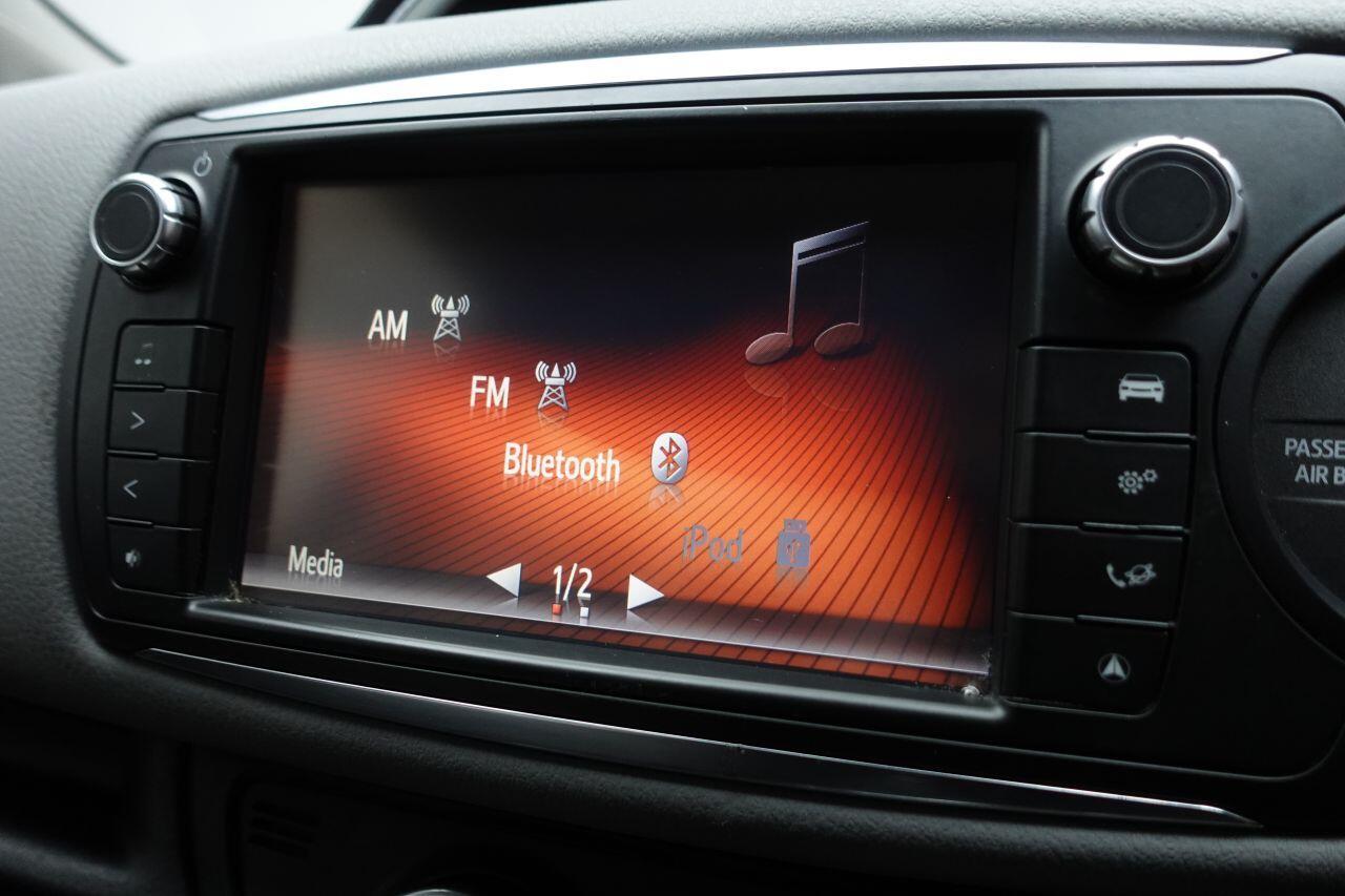 Toyota Yaris - Image 23