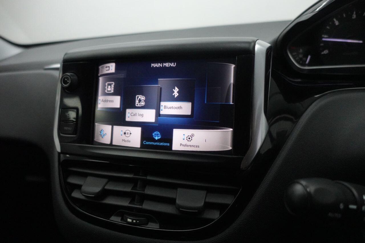 Peugeot 208 - Image 3