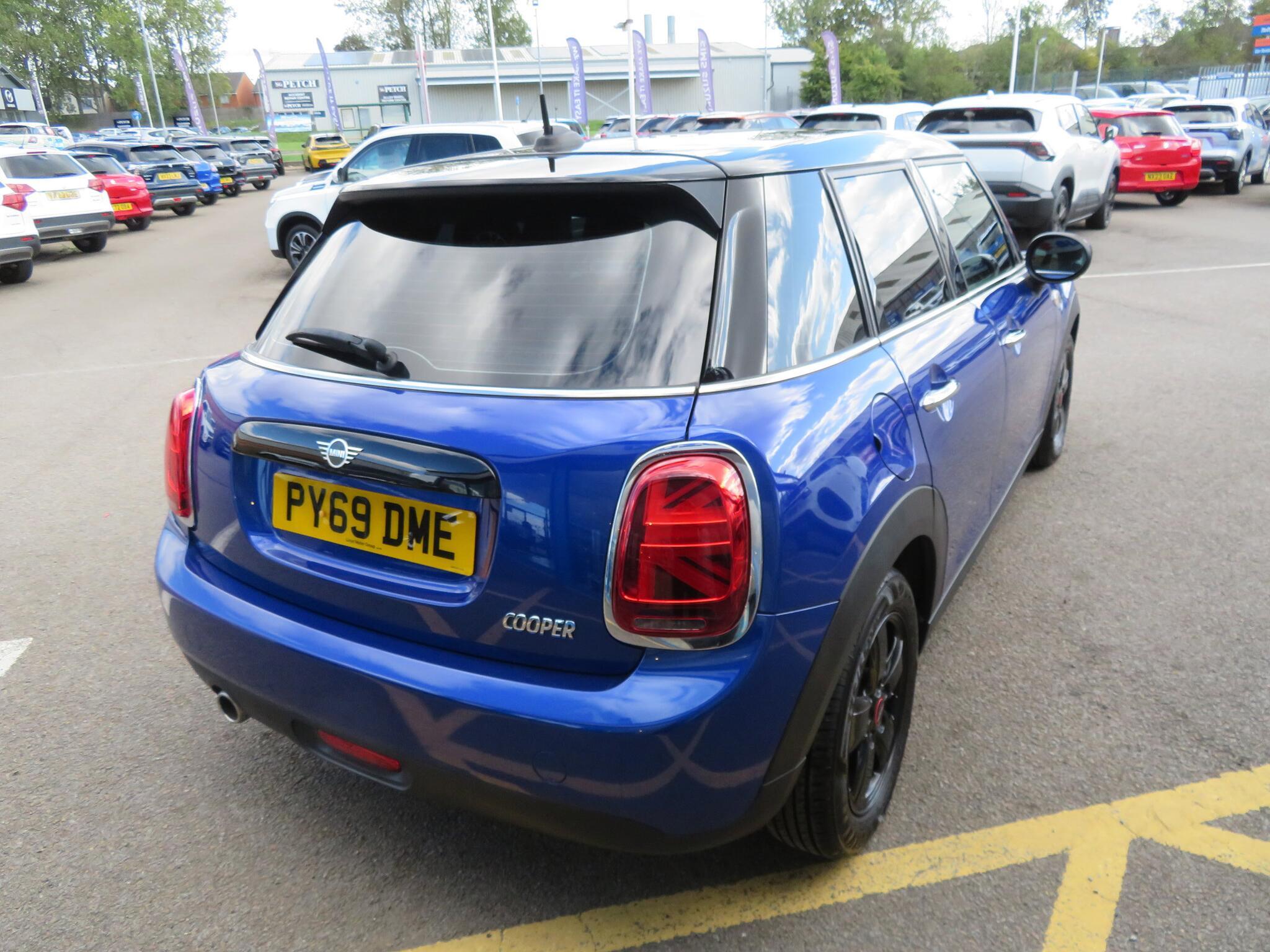 MINI Hatch - Image 8
