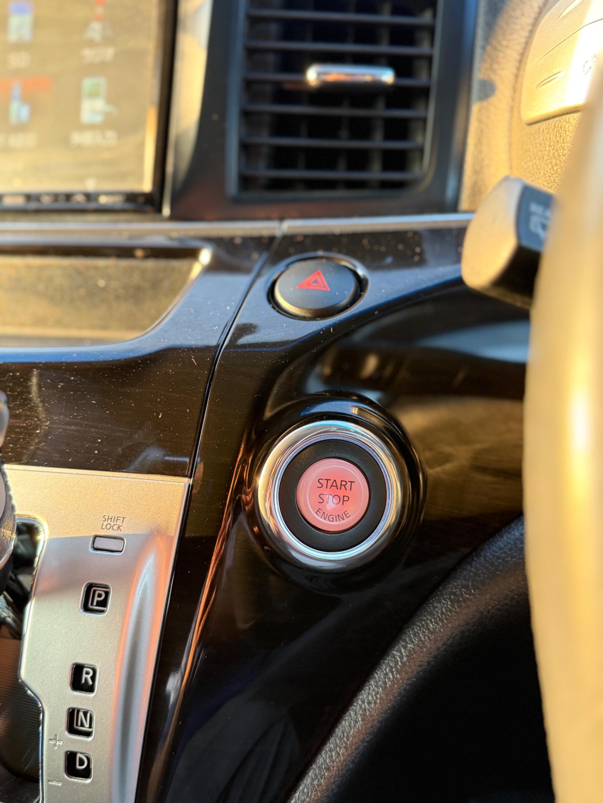 Nissan Elgrand - Image 44