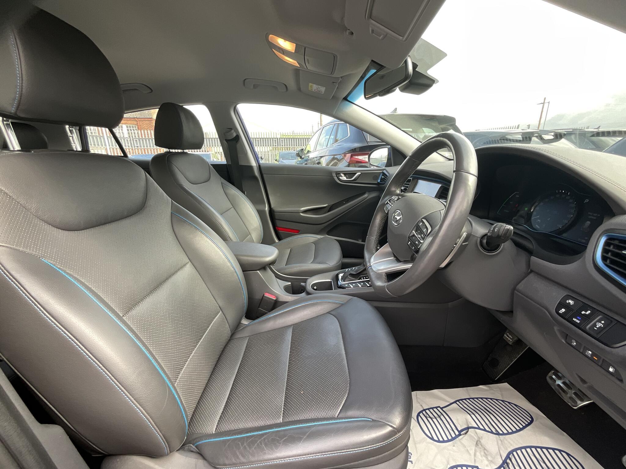 Hyundai Ioniq - Image 9