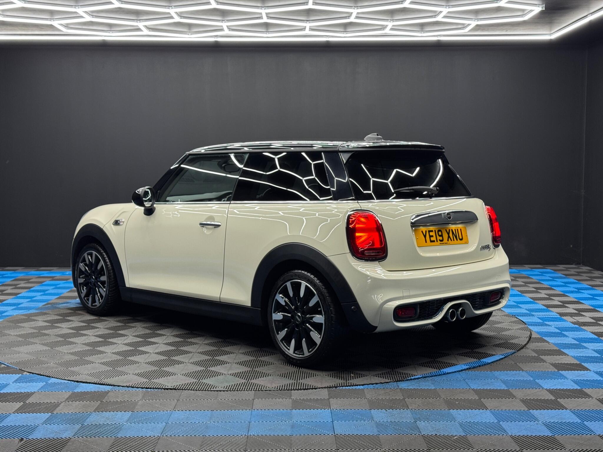 MINI Hatch - Image 7
