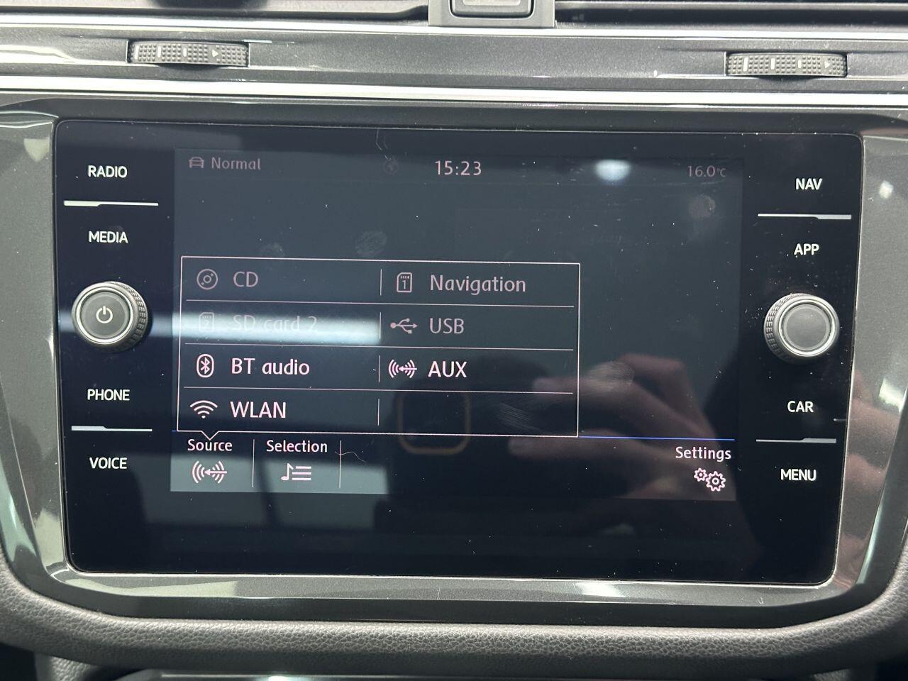 Volkswagen Tiguan - Image 27