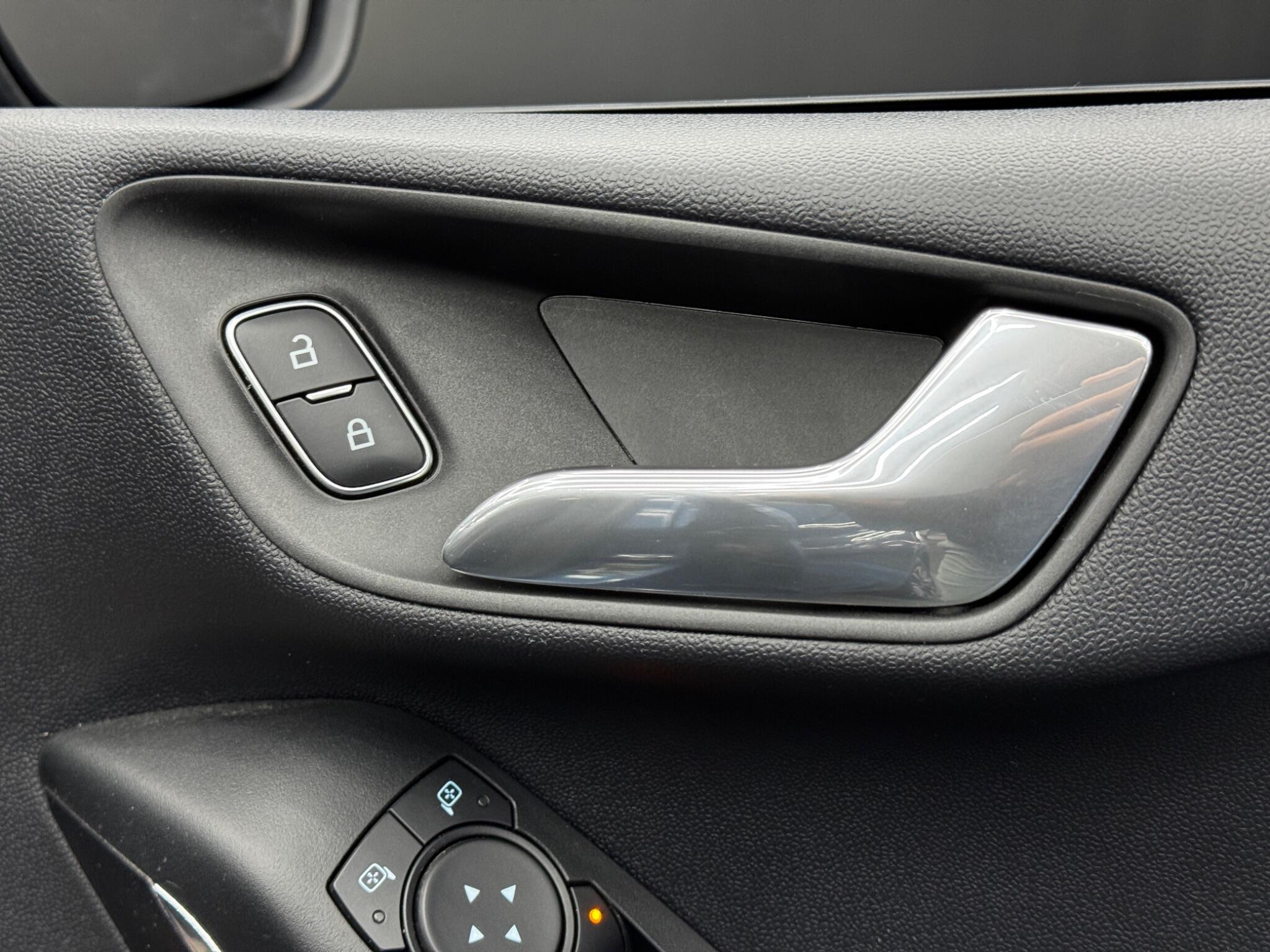 Ford Fiesta - Image 41