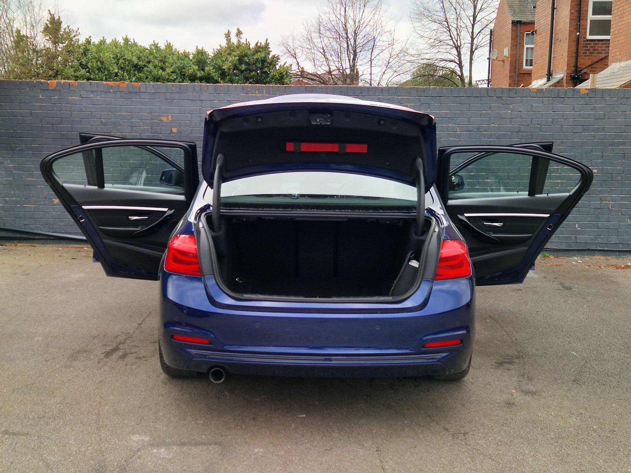 BMW 3 Series - Image 19