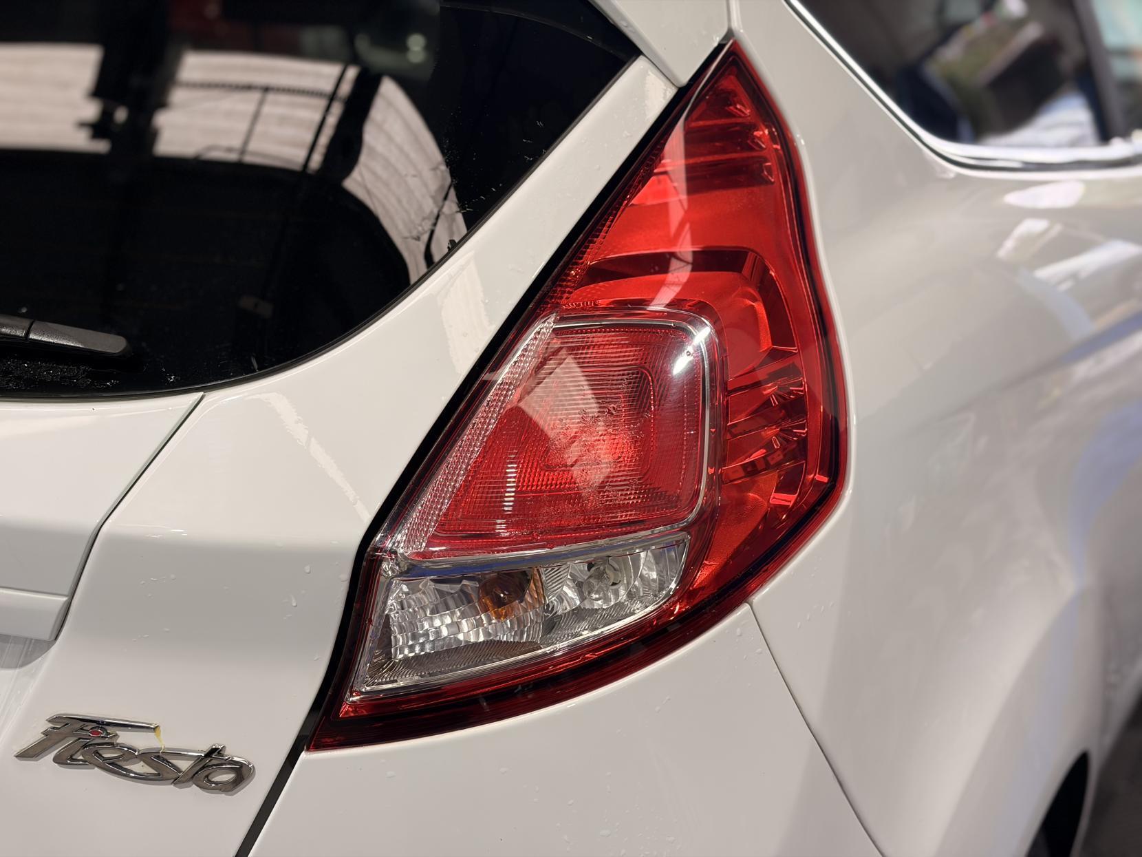 Ford Fiesta - Image 12