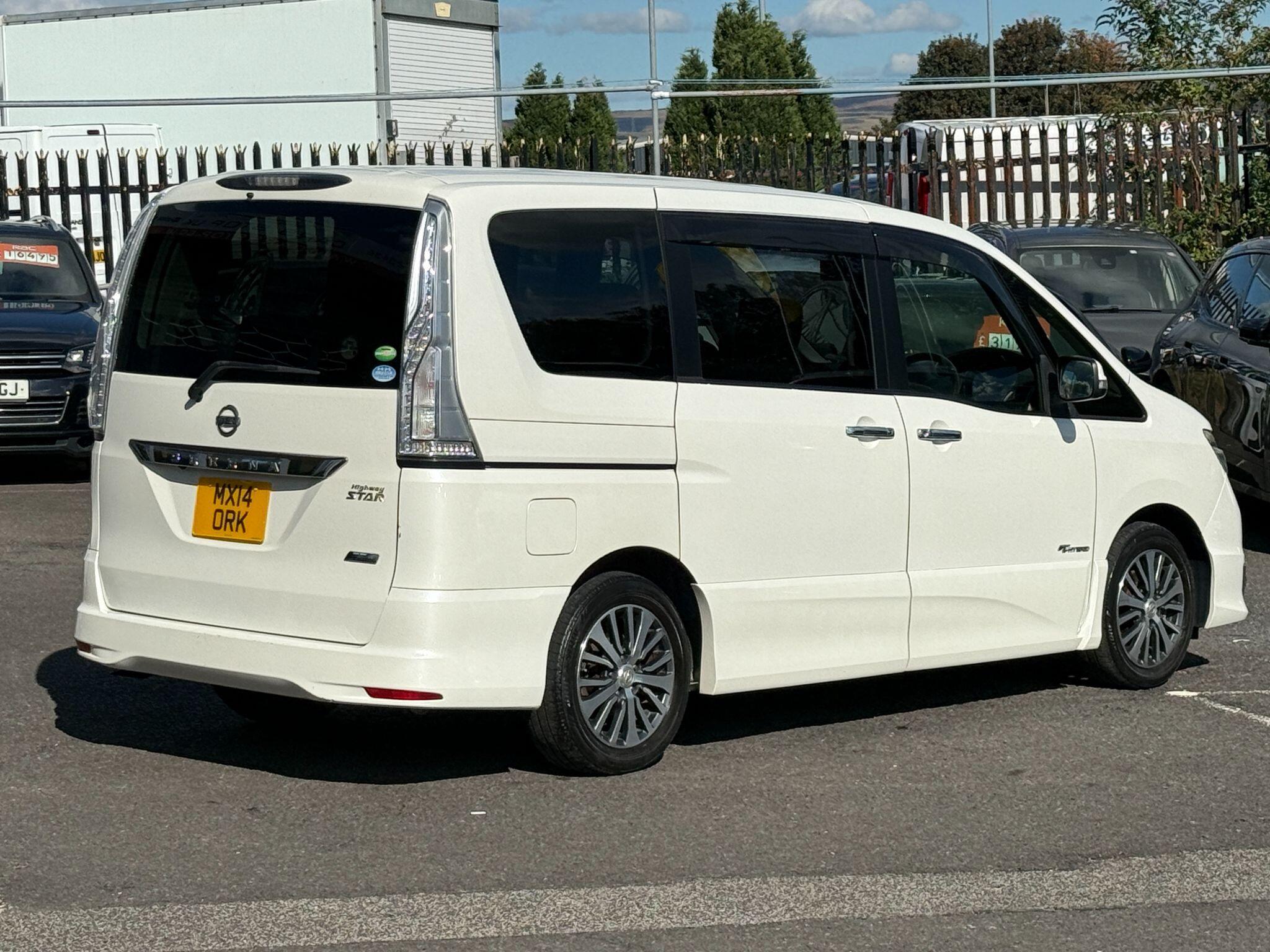 Nissan Serena - Image 17