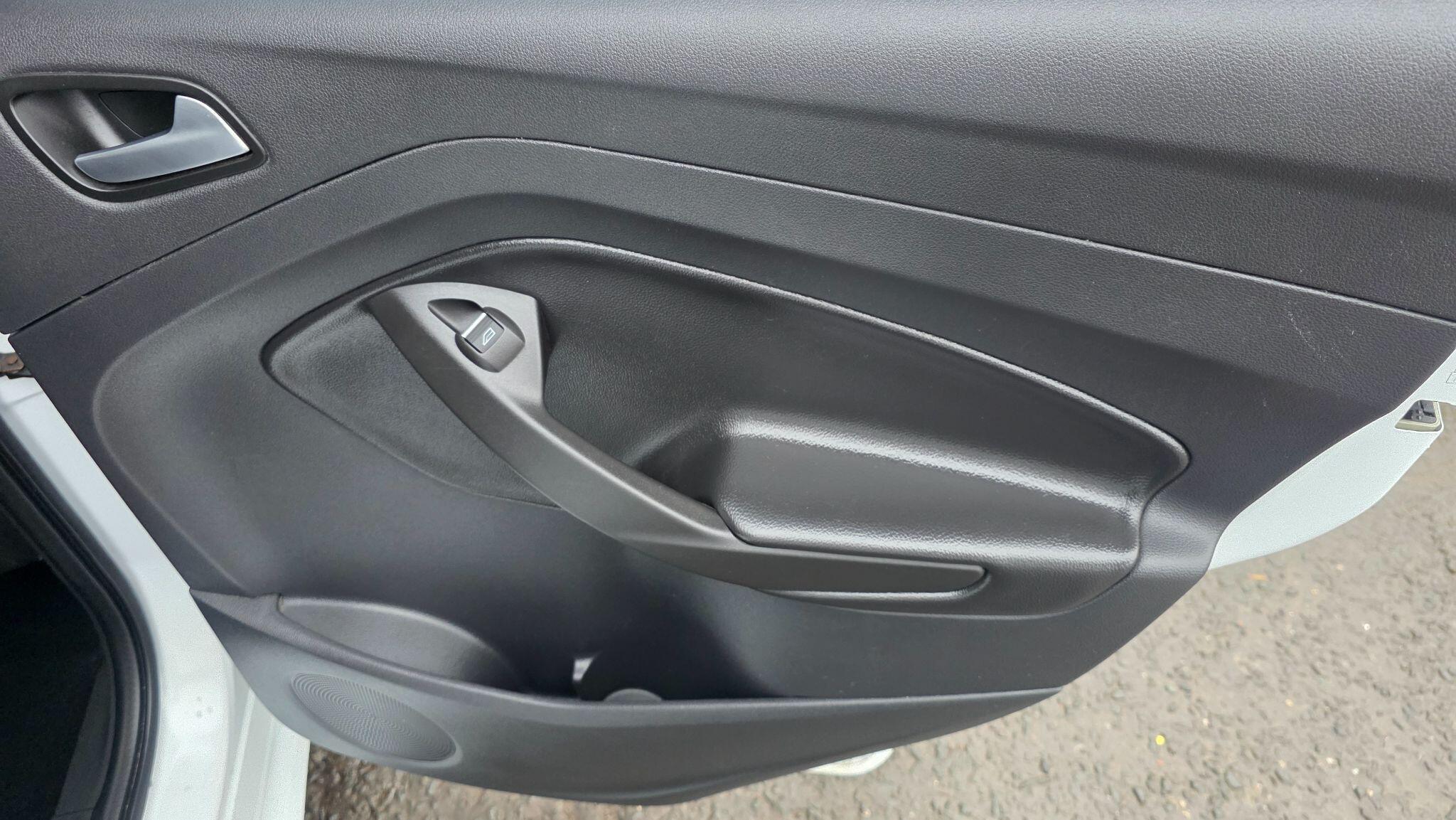 Ford Kuga - Image 44