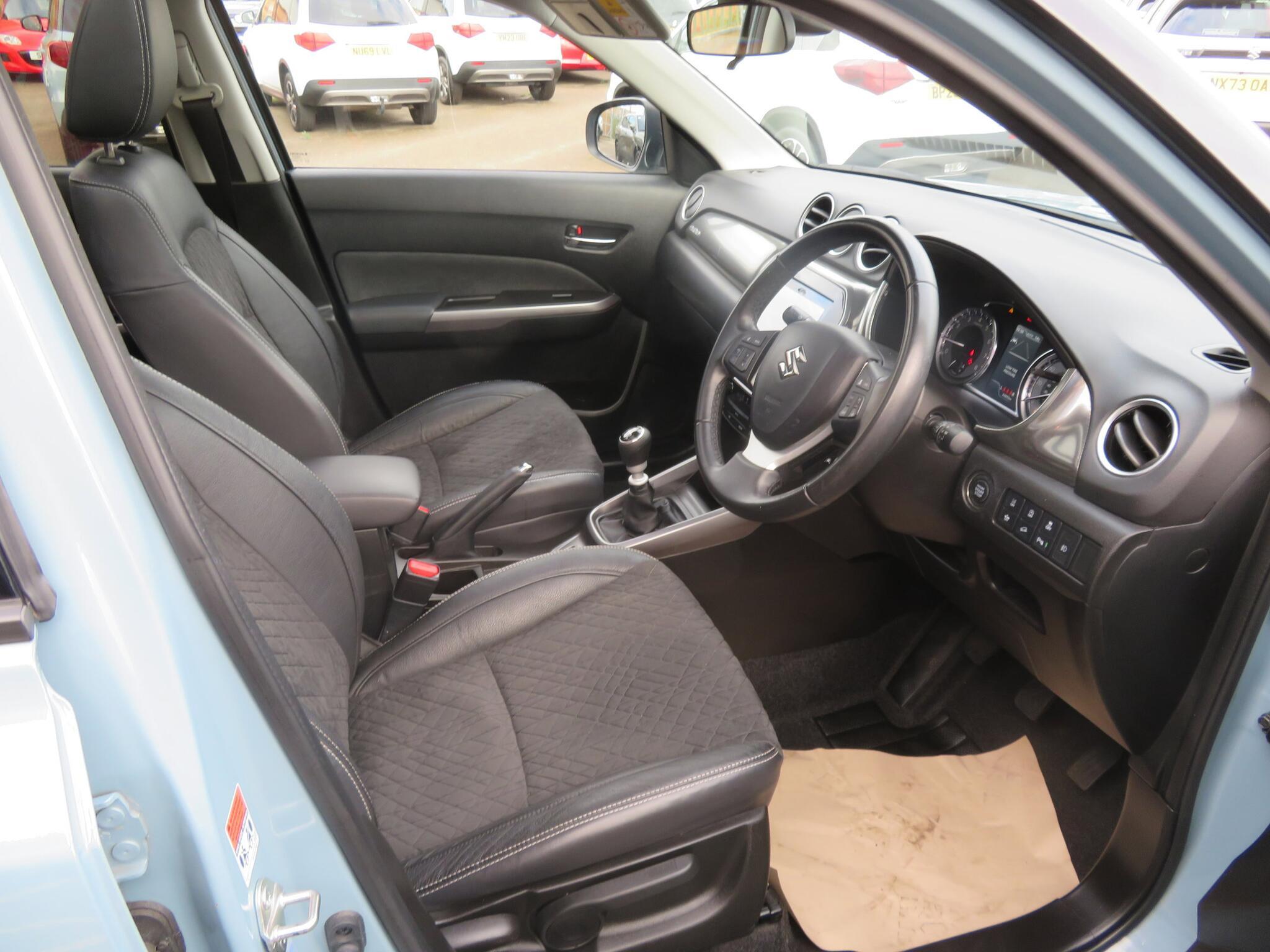 Suzuki Vitara - Image 14