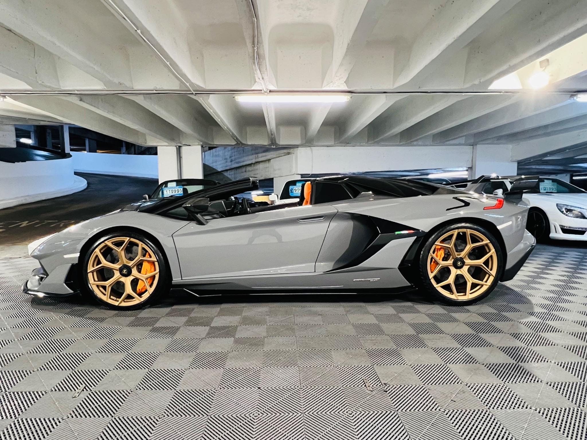 Lamborghini Aventador - Image 8