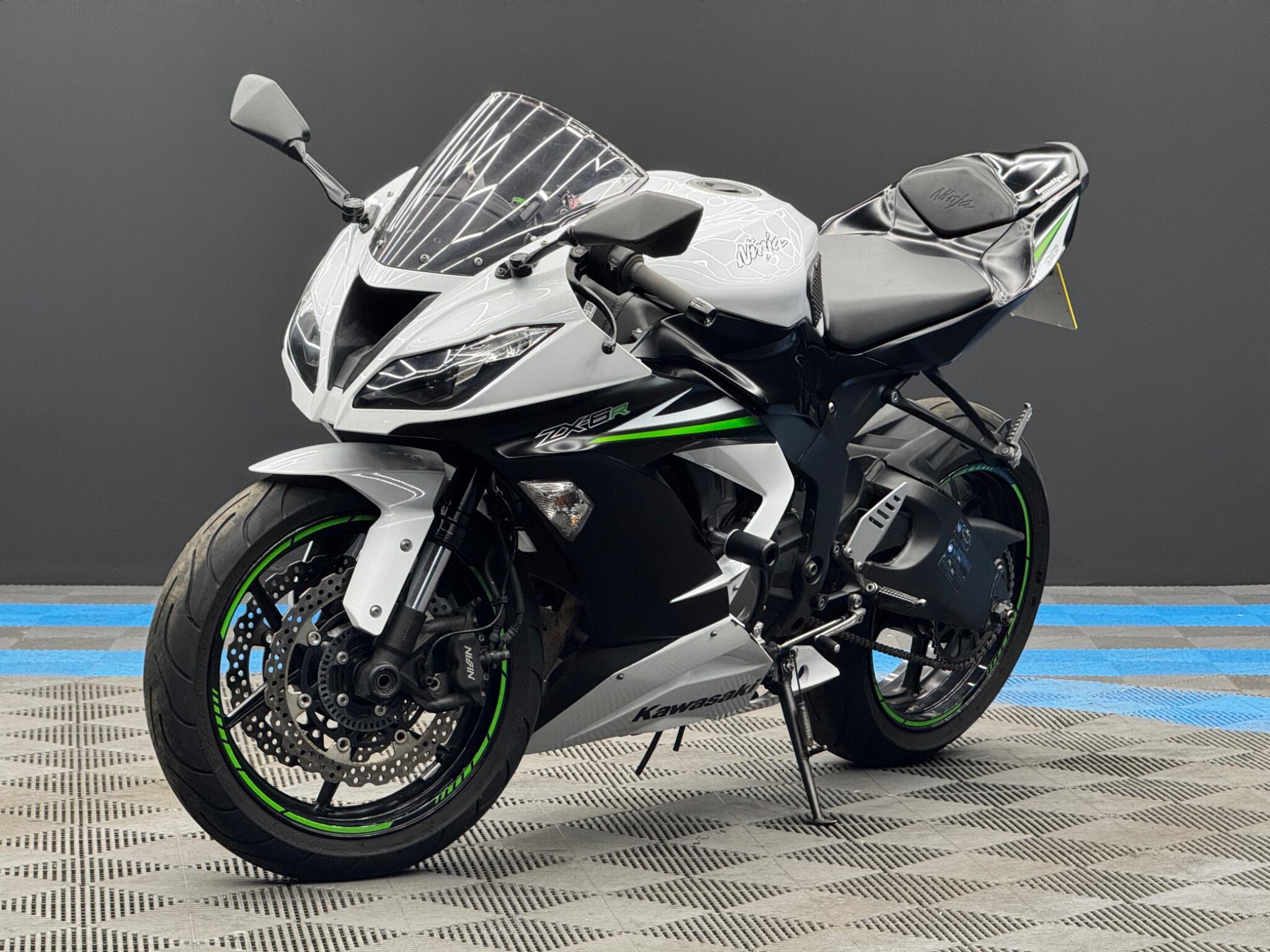 Kawasaki NINJA ZX-6R - Image 3