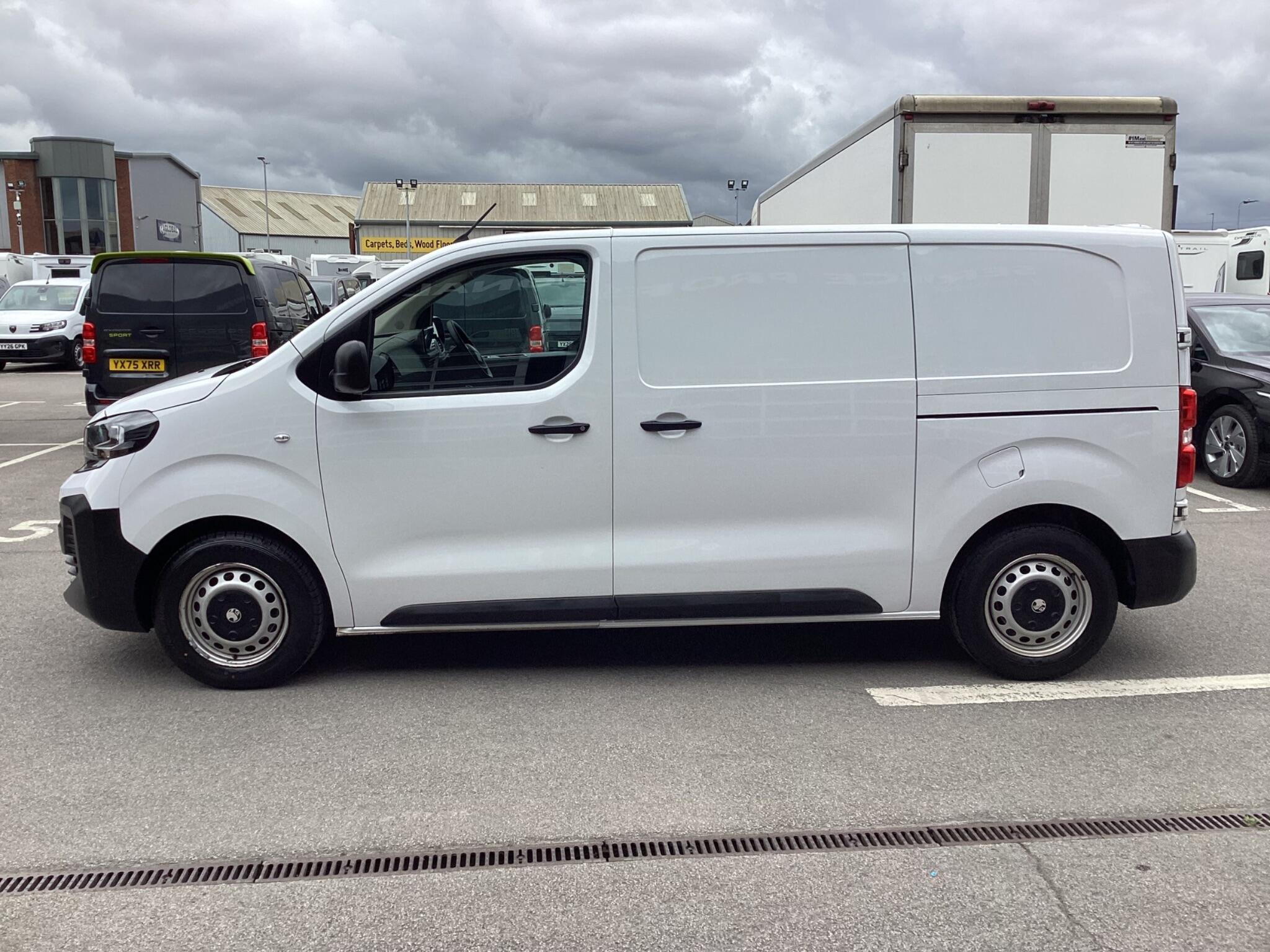 Vauxhall Vivaro - Image 4