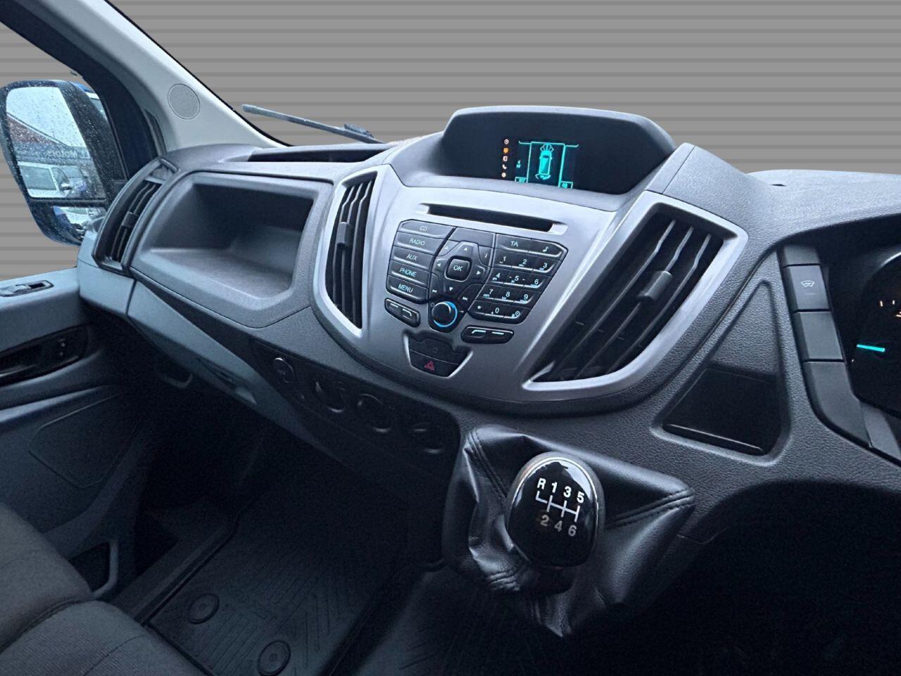 Ford Transit - Image 16